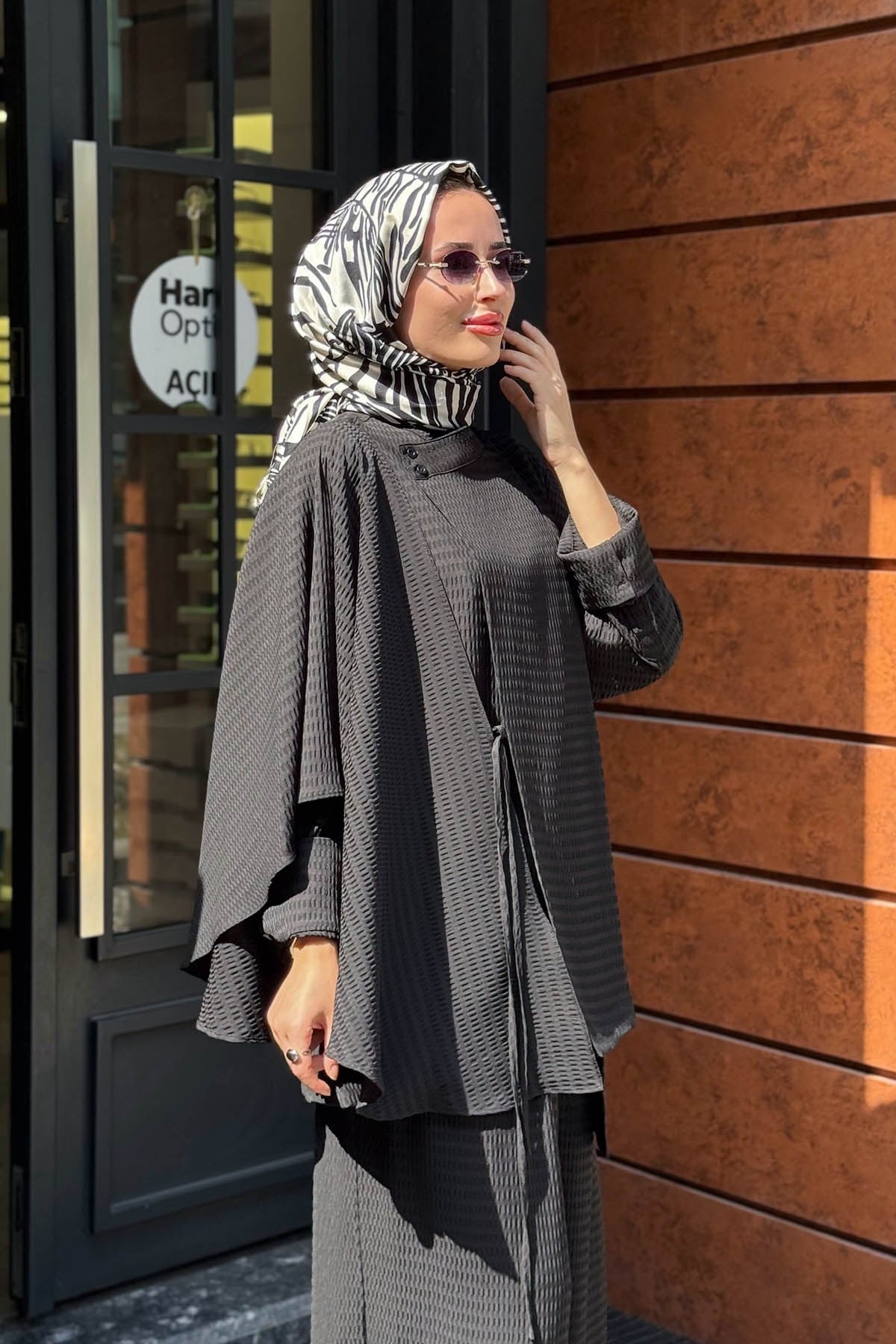 QOOQ Pantolonlu Desenli Takım 27FW201 Siyah