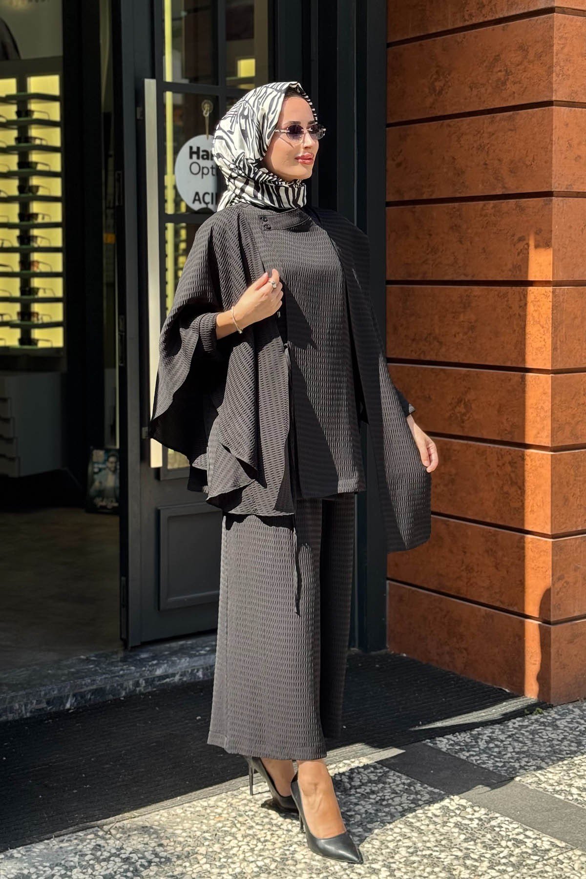 QOOQ Pantolonlu Desenli Takım 27FW201 Siyah