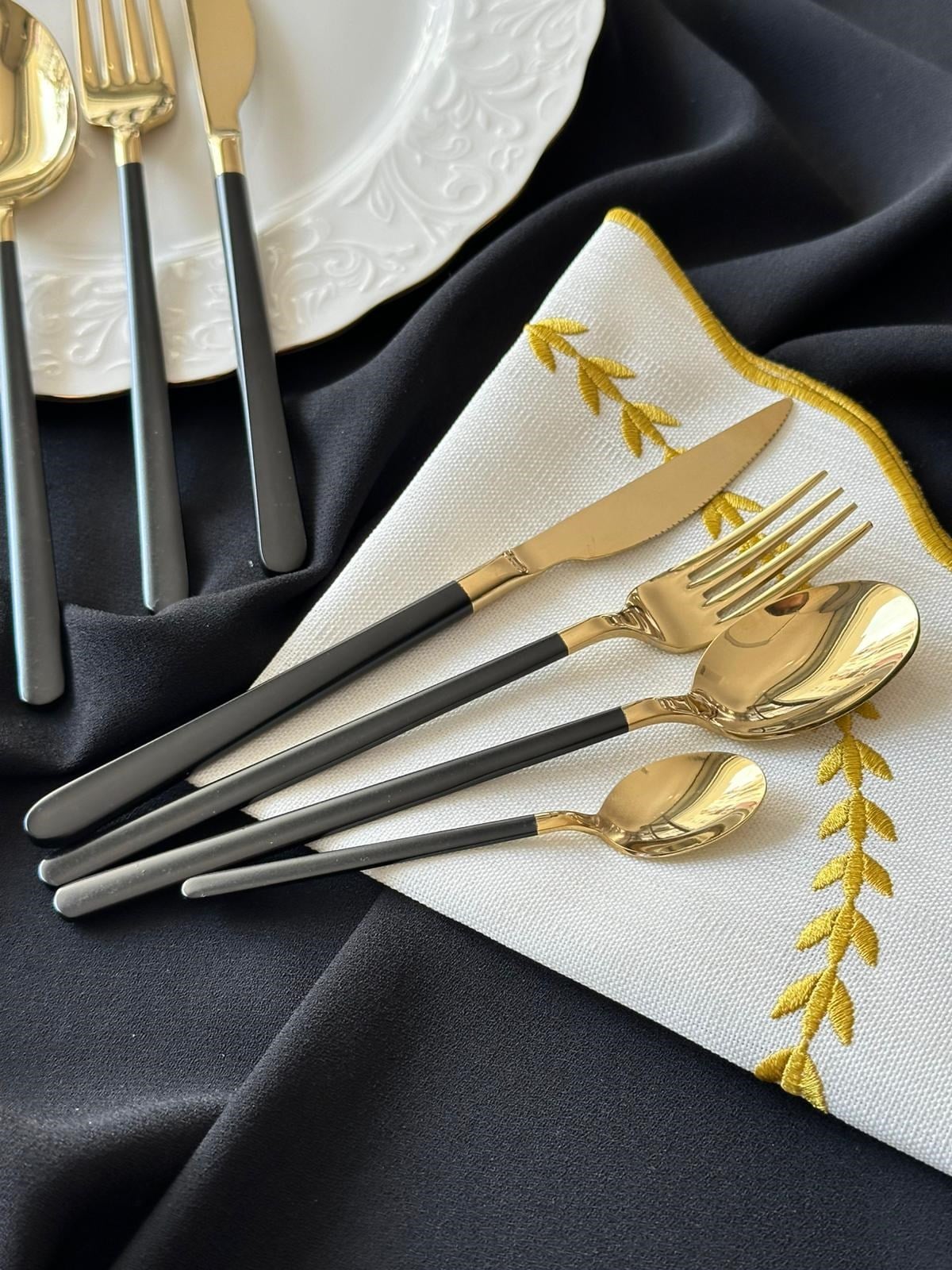 Allegra Black&Gold 42 Parça 6 Kişilik Çatal Kaşık Bıçak Seti