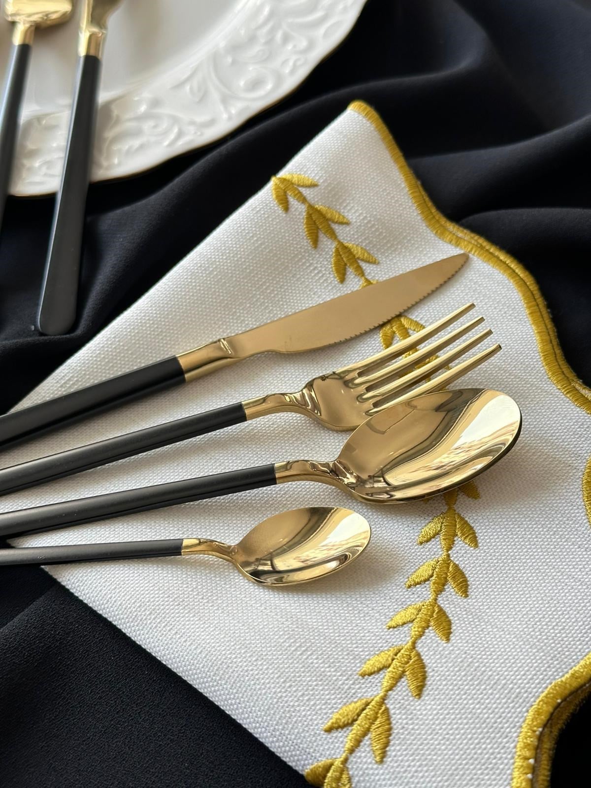 Allegra Black&Gold 42 Parça 6 Kişilik Çatal Kaşık Bıçak Seti