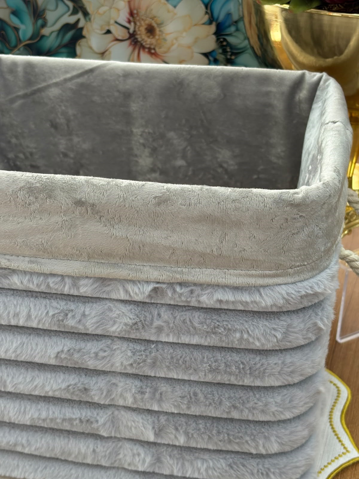 Kadife Torbalı Gri Hasır Sepet - Çok Amaçlı Çiçeklik / Gazetelik / Dekoratif Kutu /Düzenleme / 35x26x28cm