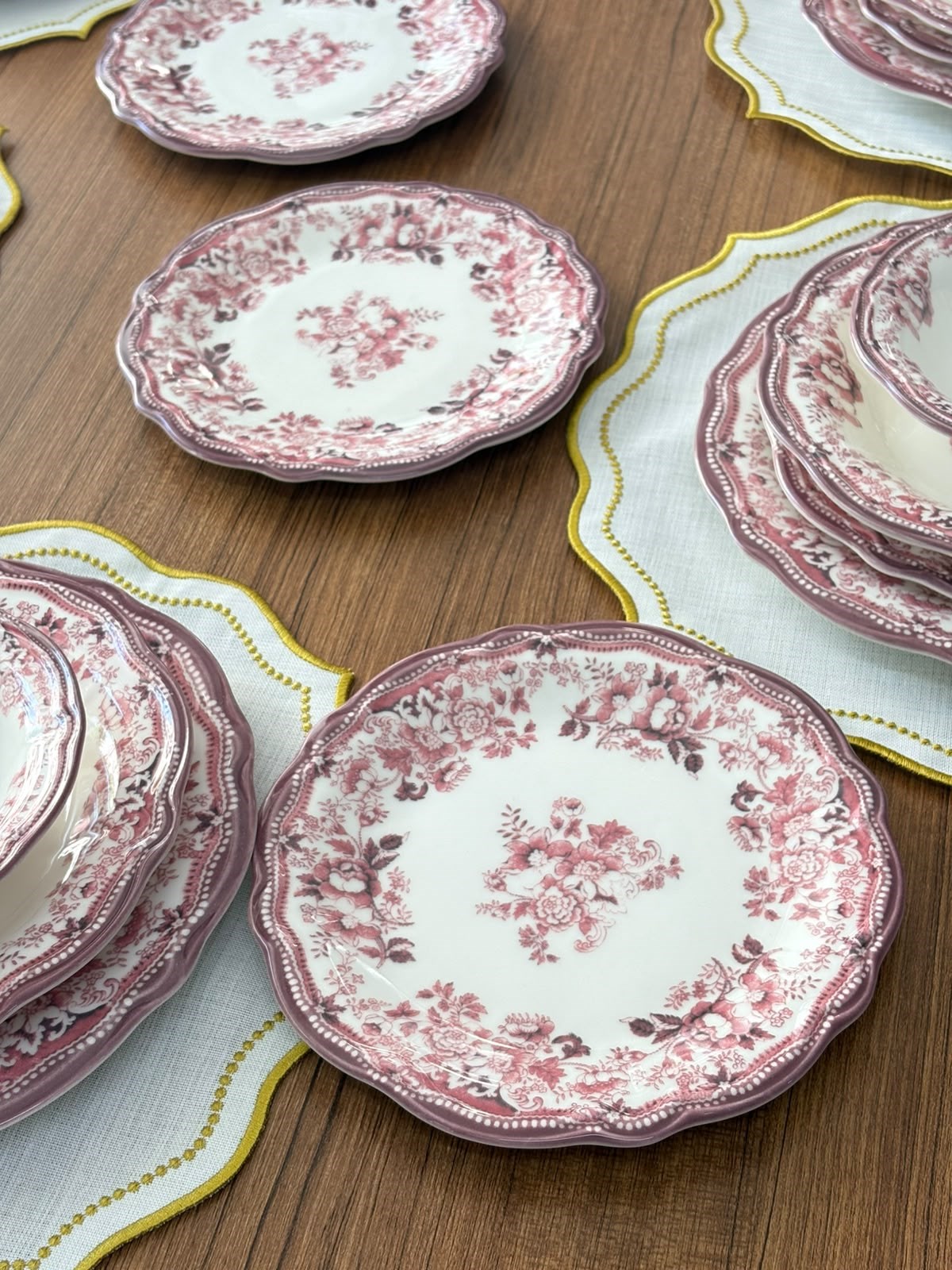 Yemek Takımı 68 Parça 12 Kişilik Velour Maroon