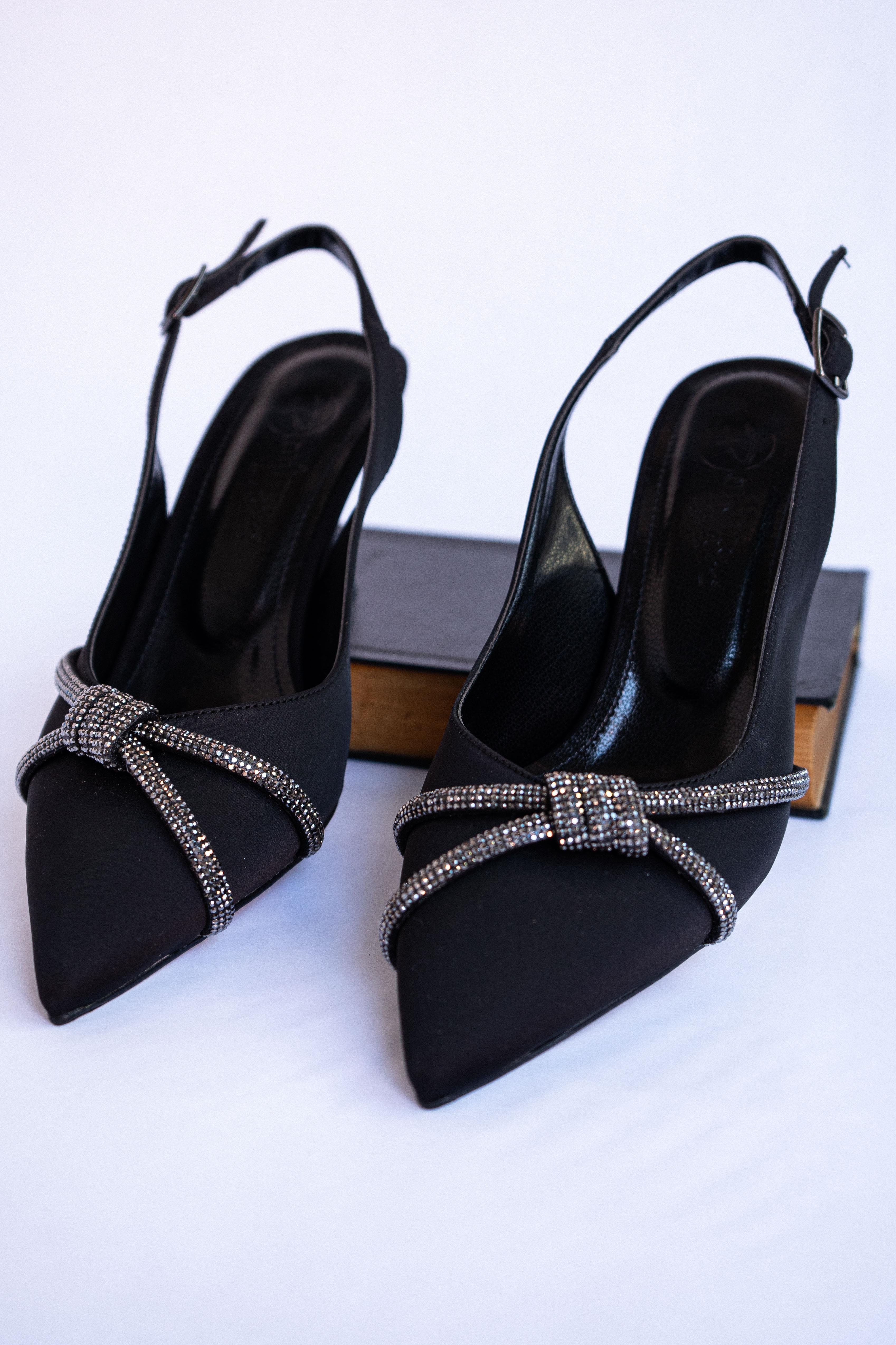 Anka Siyah Saten Gümüş Topuk Detaylı Stiletto