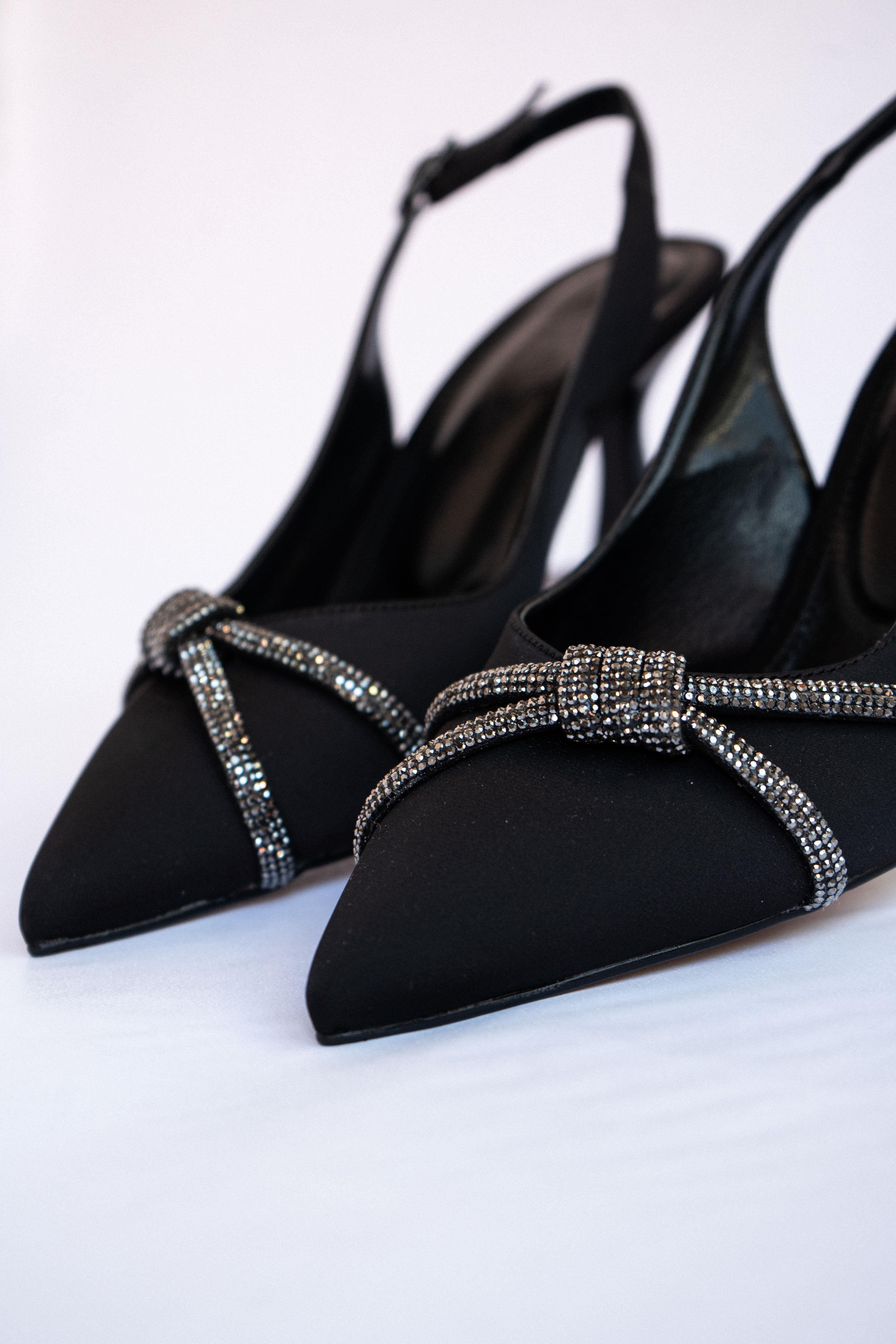 Anka Siyah Saten Gümüş Topuk Detaylı Stiletto