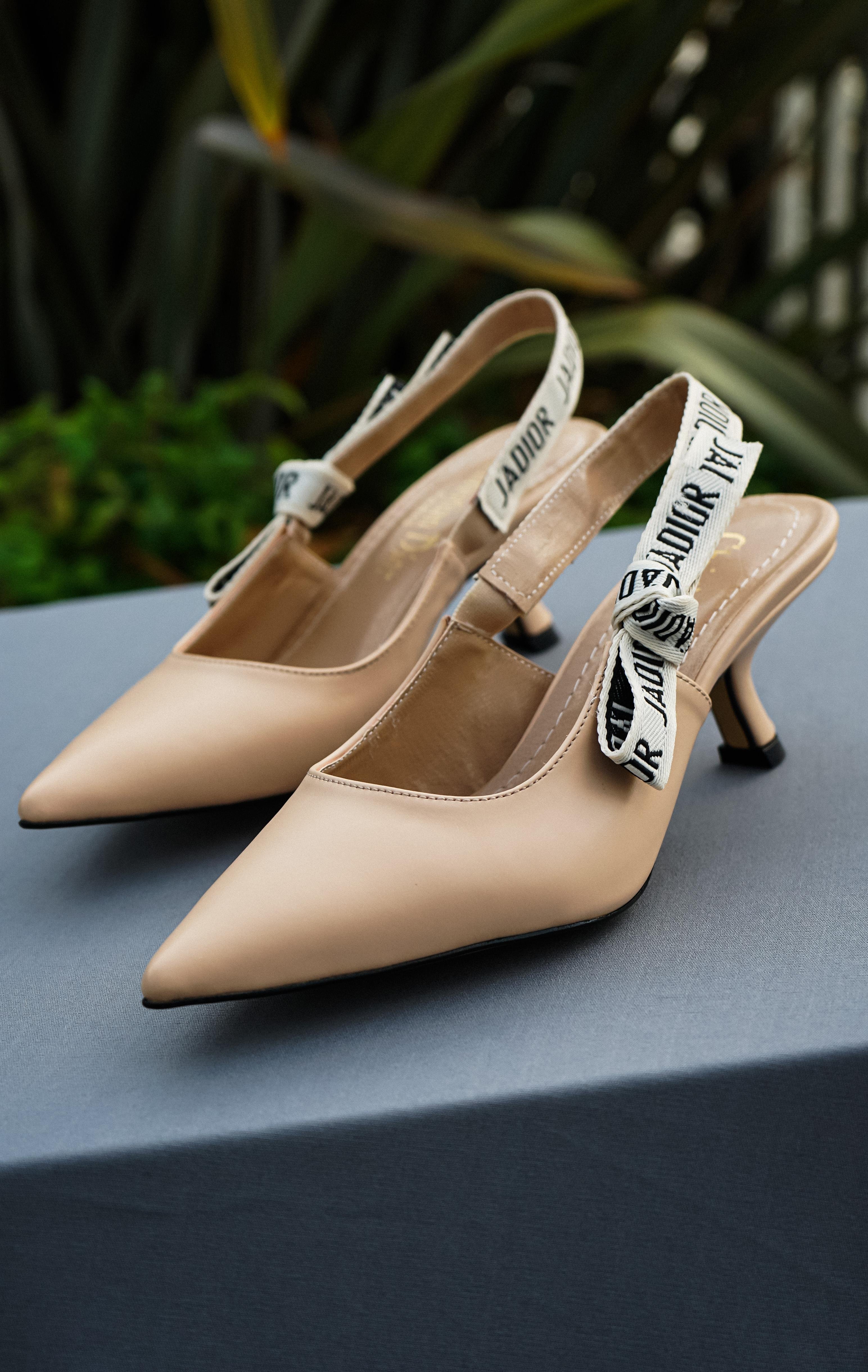 Velvet Nude Sivri Burunlu Arkası Açık Siyah Kumaş Kadın Stiletto / Nude Kadın Topuklu Ayakkabı