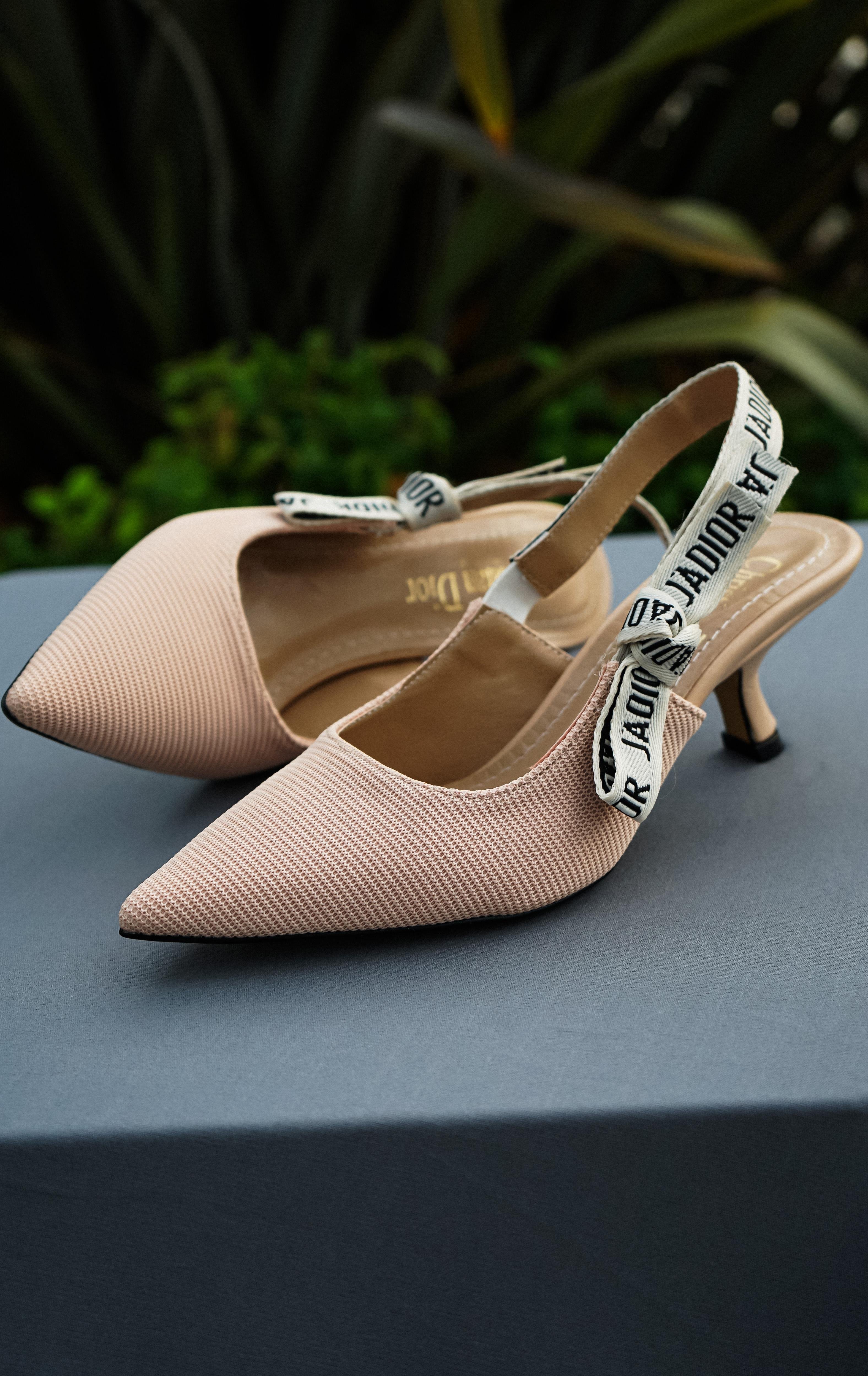 Velvet Nude Tekstil Sivri Burunlu Arkası Açık Siyah Kumaş Kadın Stiletto / Nude Kadın Topuklu Ayakkabı