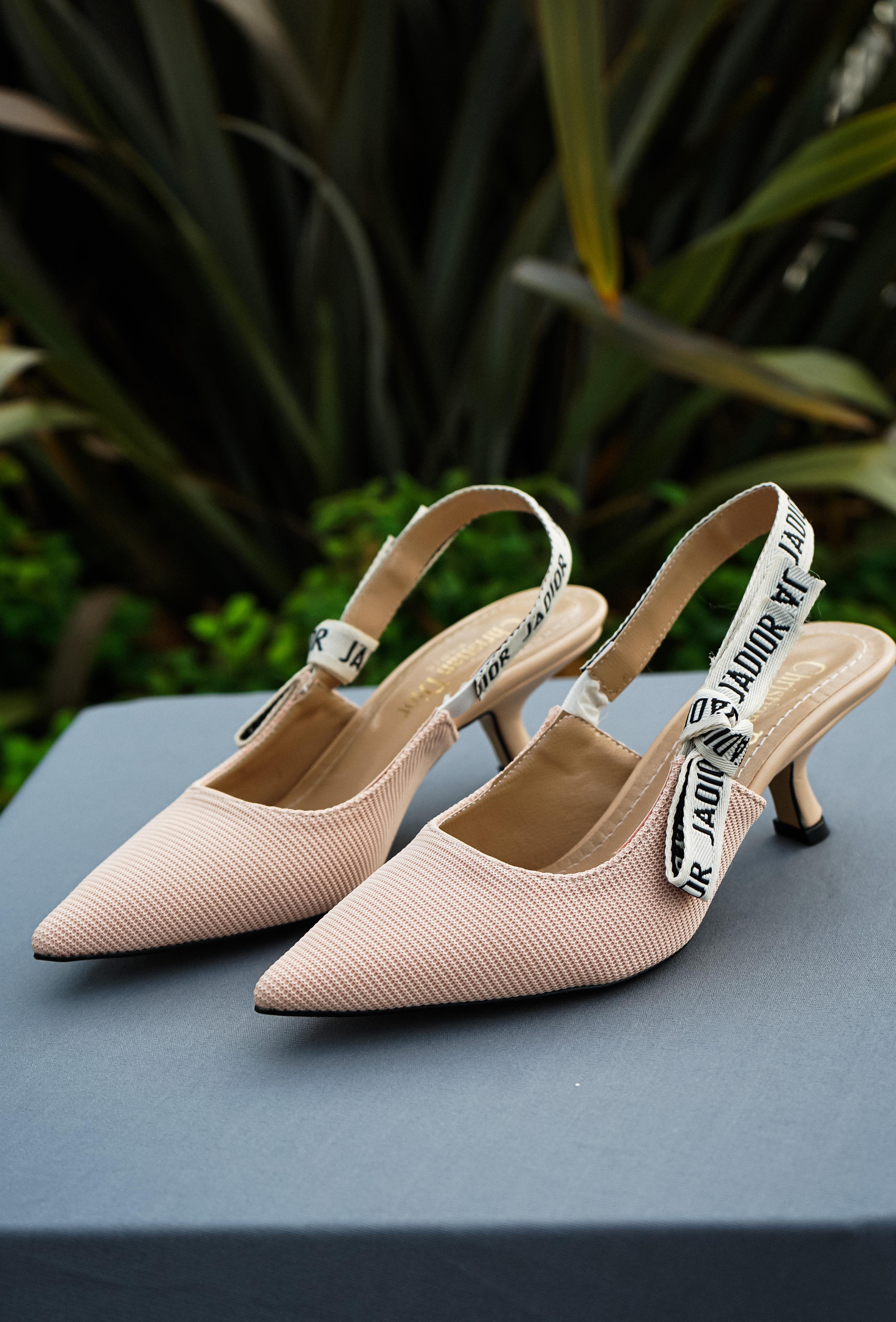 Velvet Nude Tekstil Sivri Burunlu Arkası Açık Siyah Kumaş Kadın Stiletto / Nude Kadın Topuklu Ayakkabı