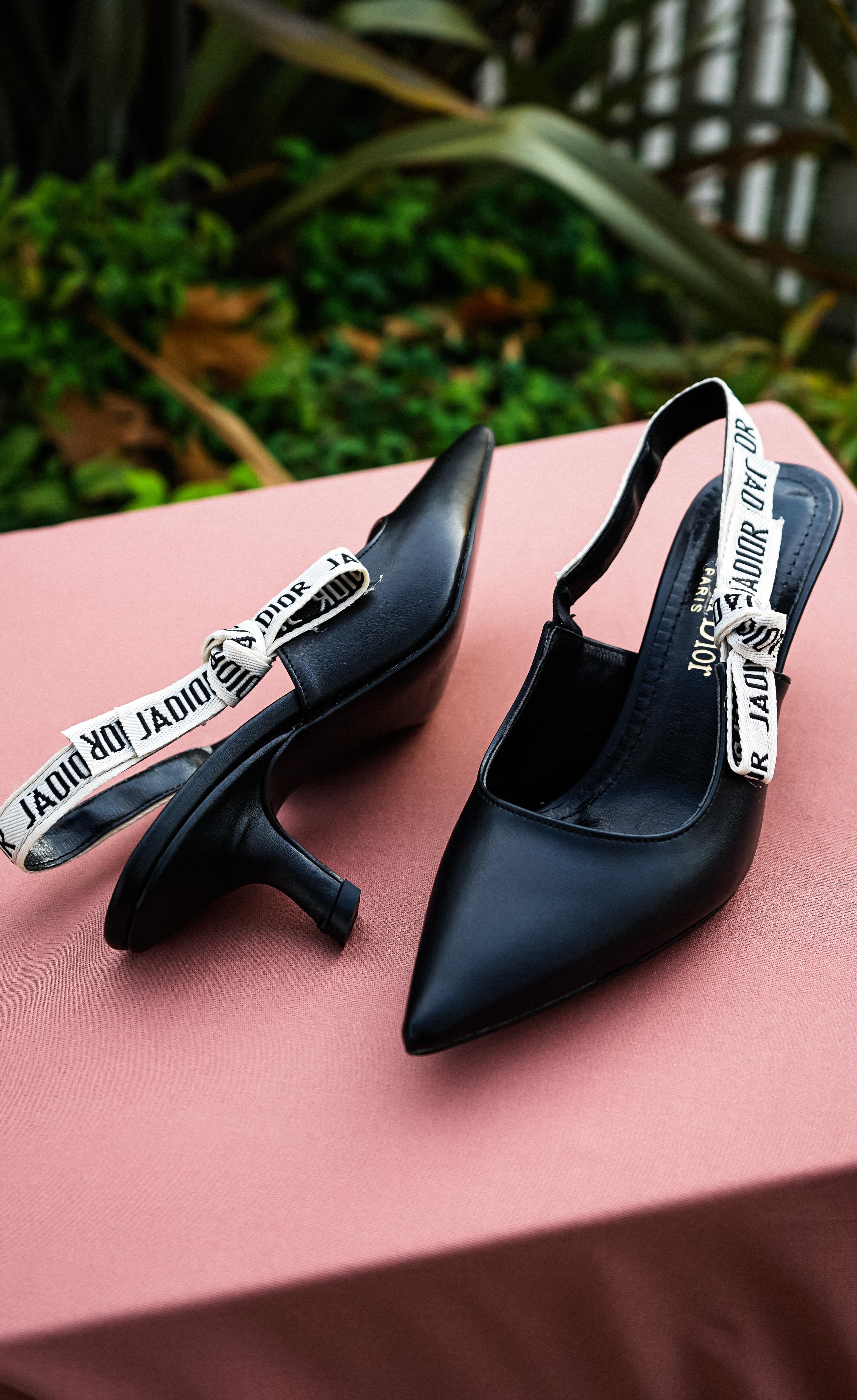 Velvet Siyah Deri Sivri Burunlu Arkası Açık Siyah Kumaş Kadın Stiletto / Siyah Kadın Topuklu Ayakkabı
