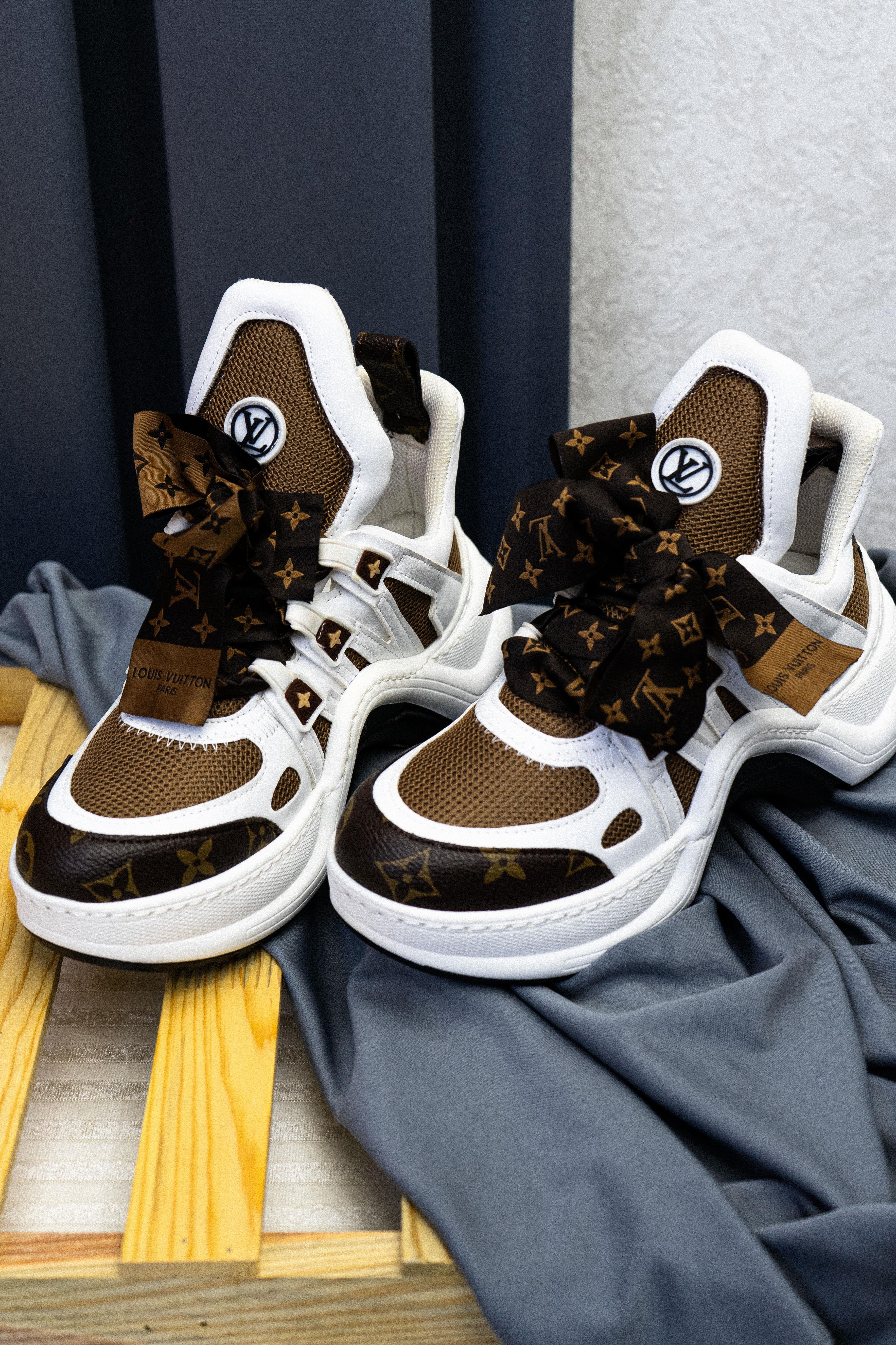 Woli Beyaz Kahve Kadın Spor Ayakkabı - 7 Cm Kalın Topuk, Günlük Rahat Sneaker, Şık ve Konforlu Tasarım