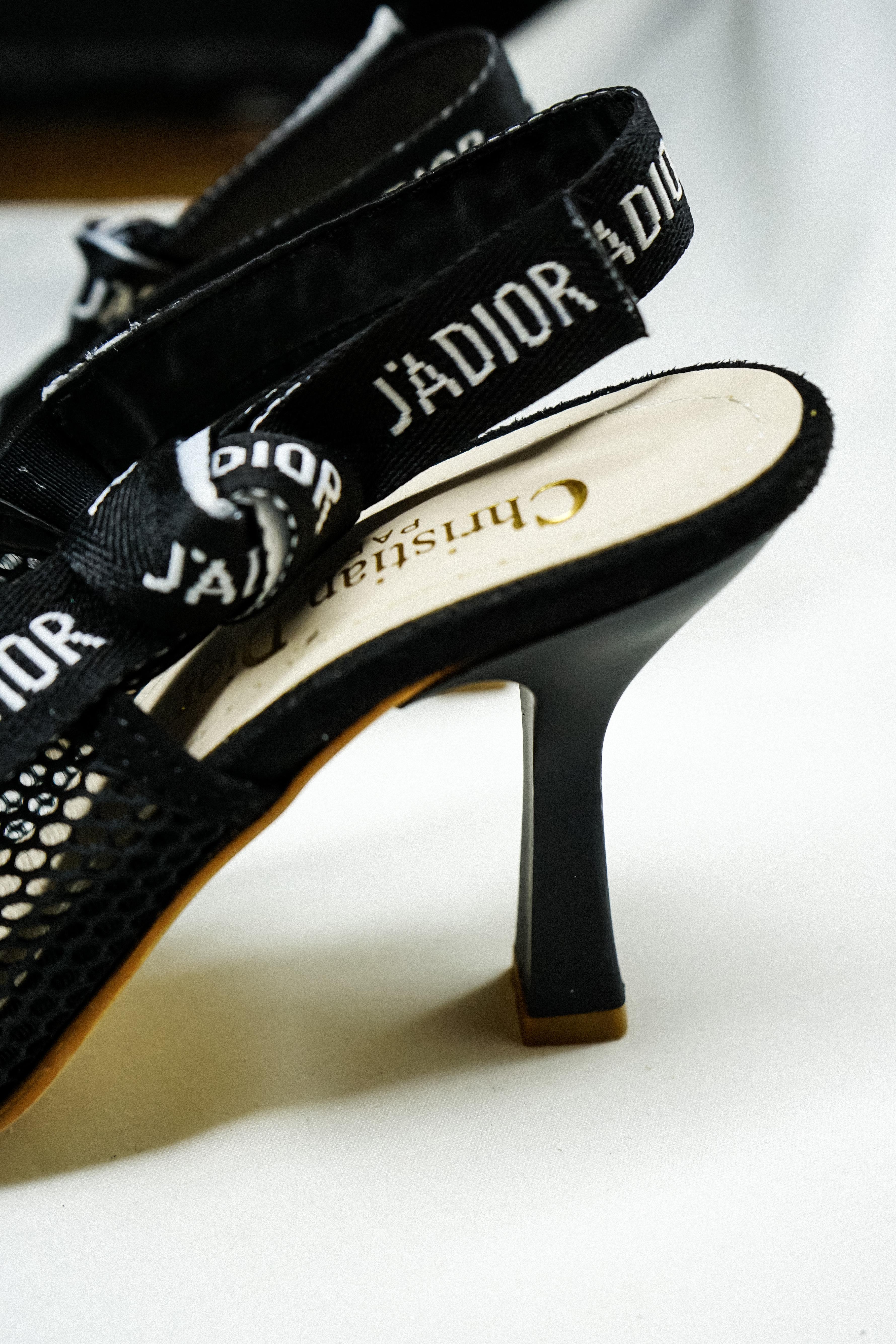 Yanira Siyah Fileli Sivri Burunlu Arkası Açık Siyah Kumaş Kadın Stiletto / Siyah Fileli Topuklu Ayakkabı