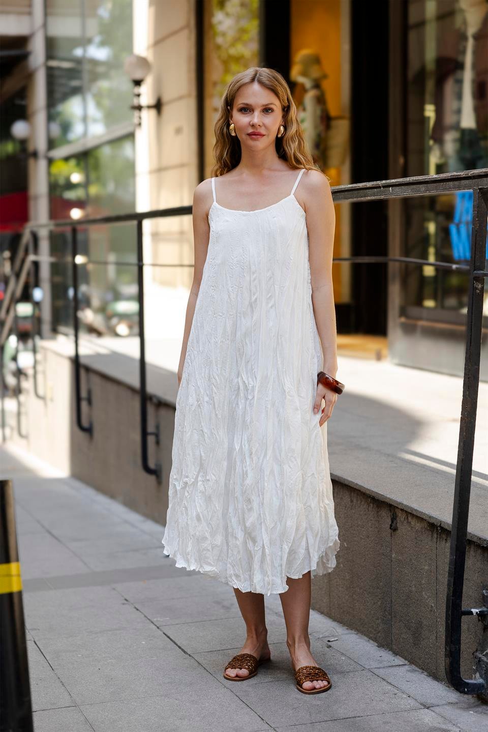 3208 KIRIŞIK ASKILI ELBİSE BEYAZ