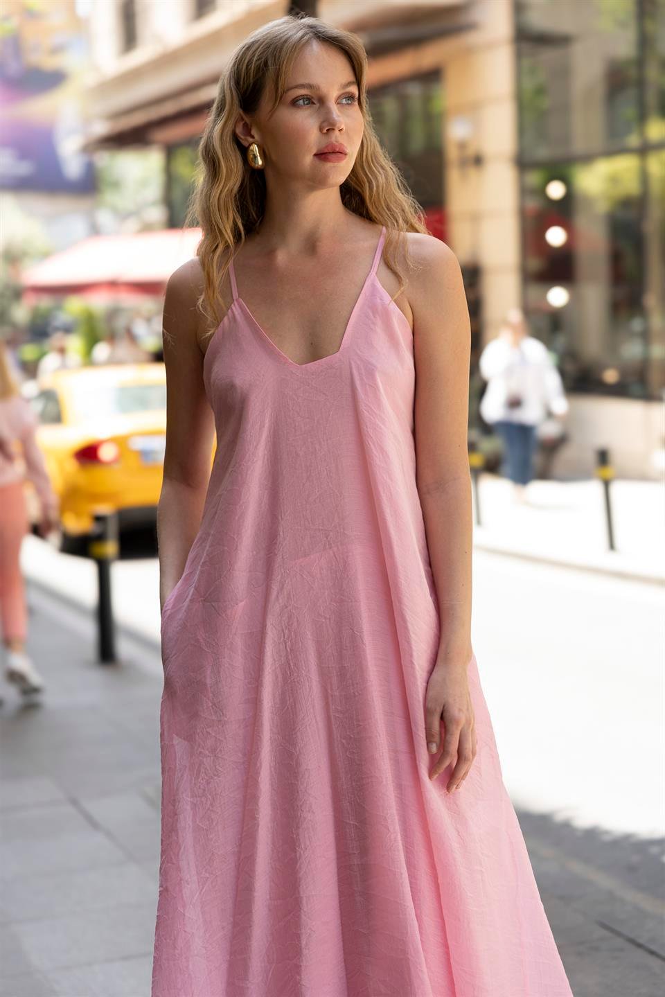 3227 ASKILI ELBİSE PEMBE