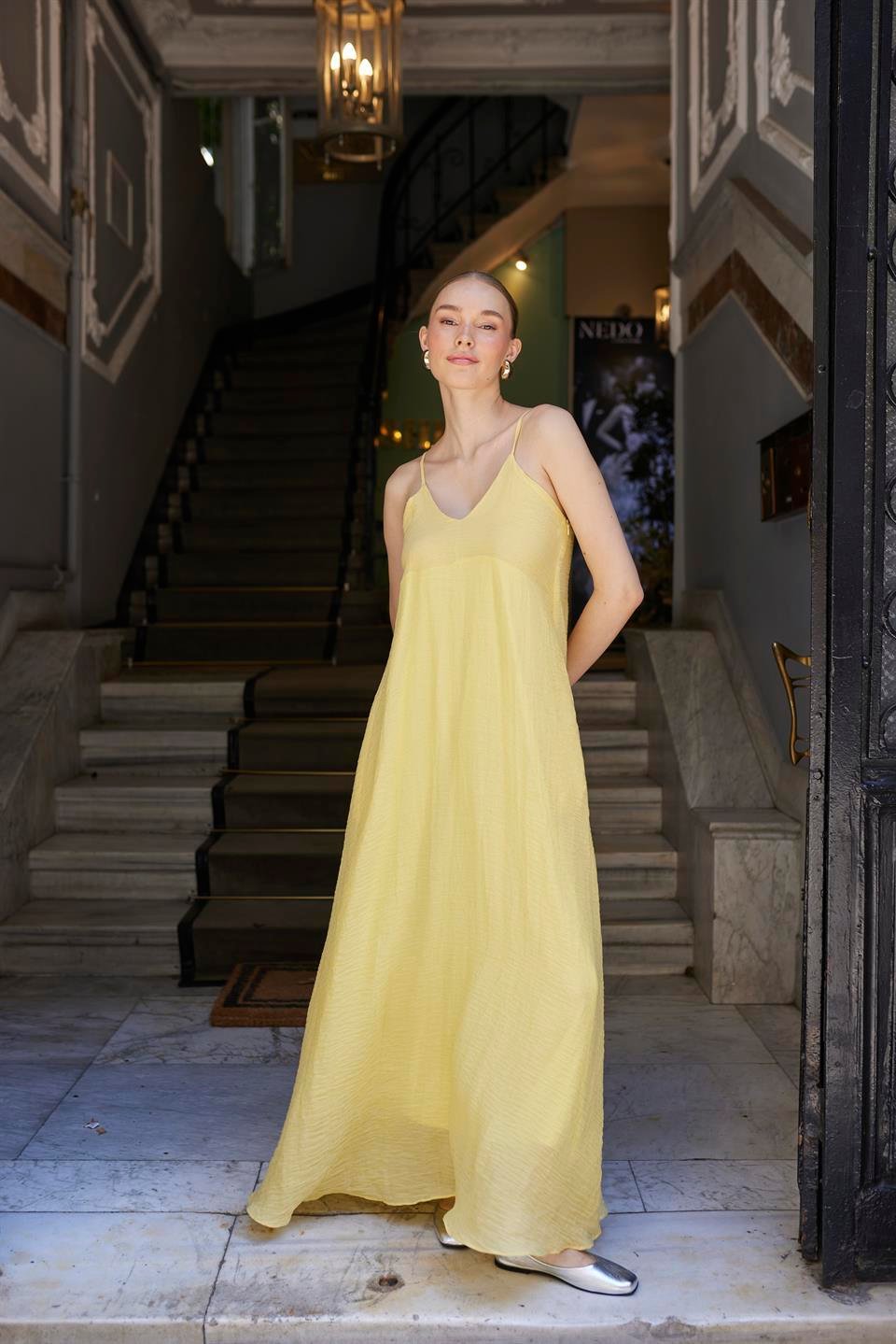 3326 ASKILI ELBİSE SARI