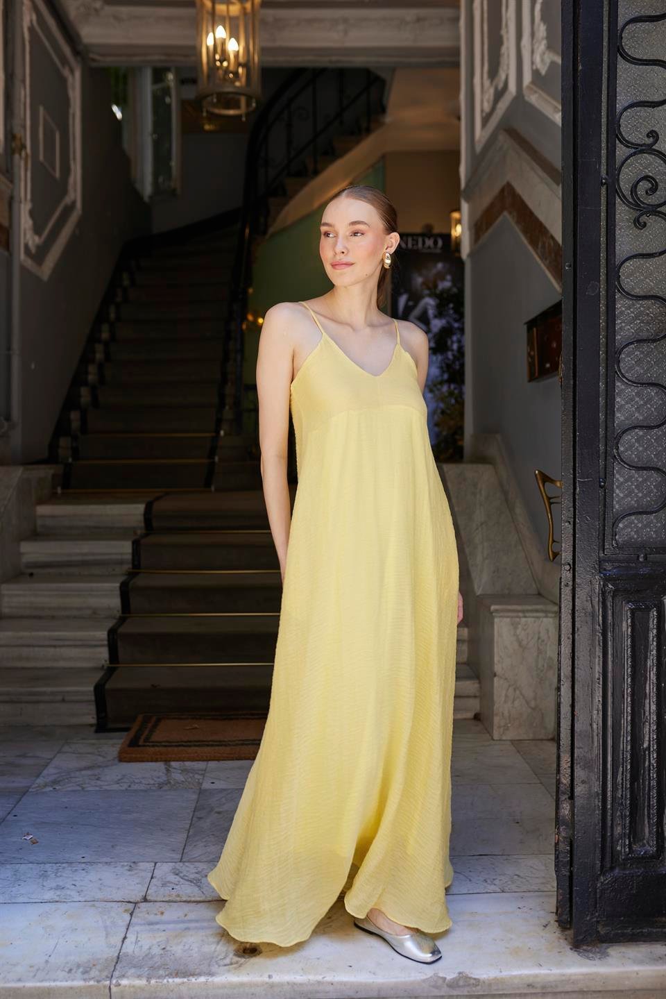 3326 ASKILI ELBİSE SARI