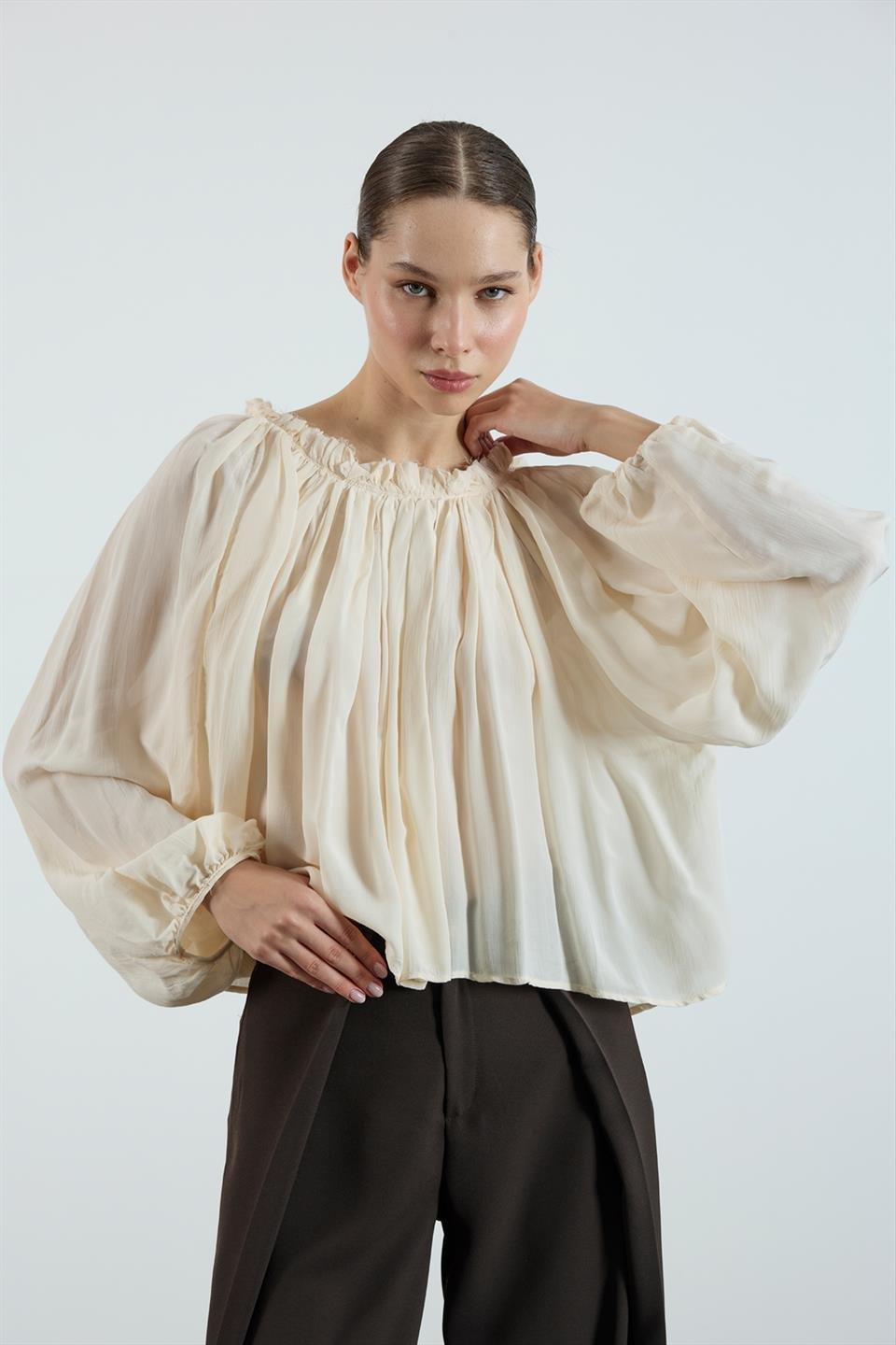 4959 YAKASI BÜZGÜLÜ BLUZ EKRU