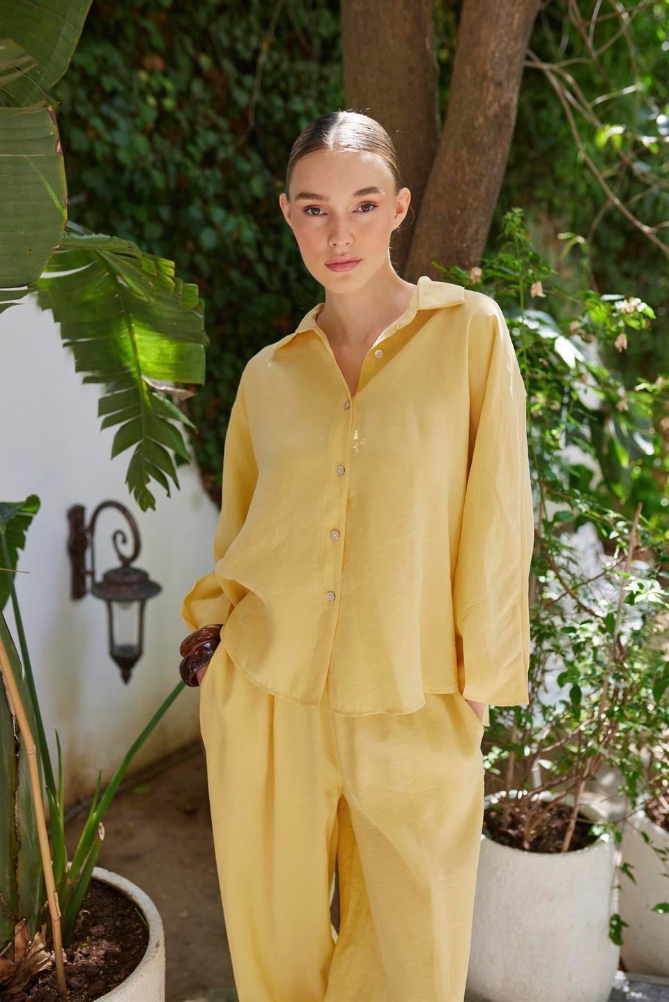 50957 GÖMLEK PANTOLON TAKIM KOYU SARI