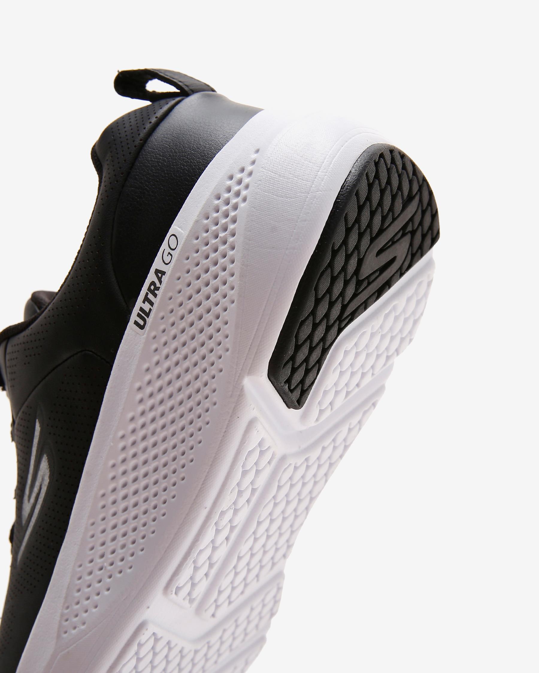 Go Run Elevate - Hemisphere 220328 BKW Erkek Siyah Koşu Ayakkabısı