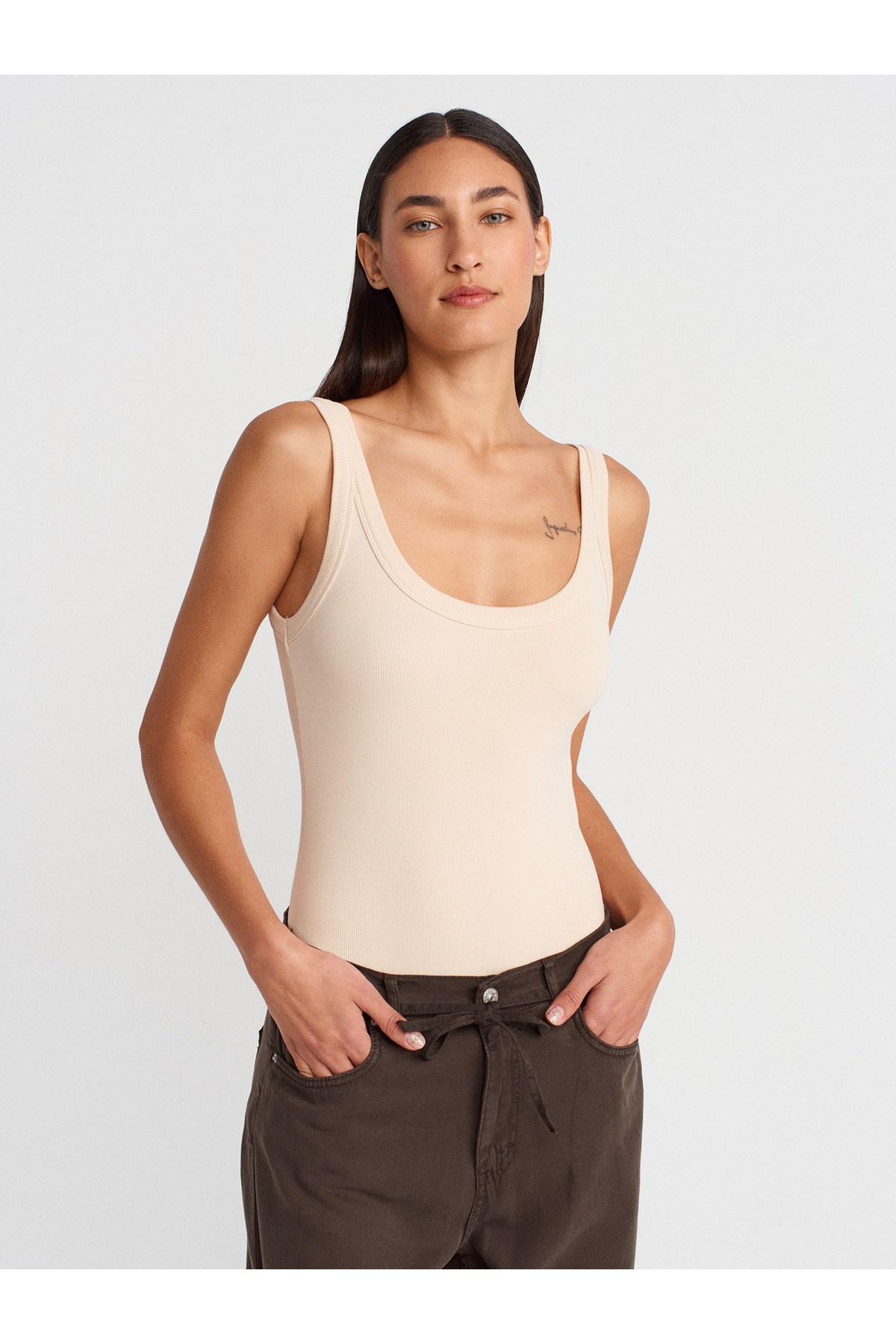 21053 Askılı Bodysuit-Taş