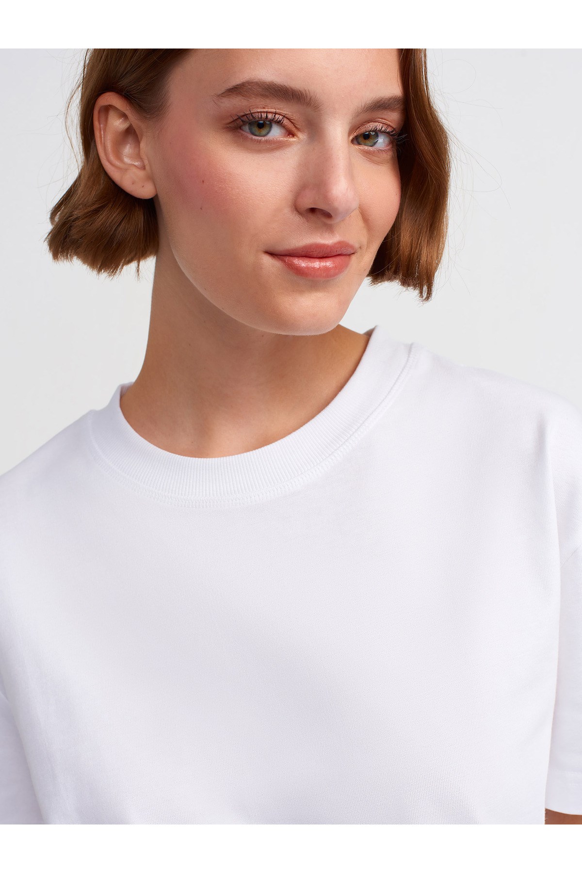 30312 %100 Pamuk Bisiklet Yaka T-Shirt-Beyaz