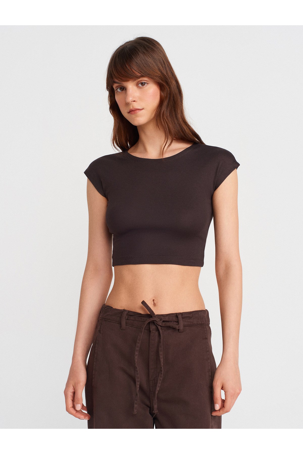 30528 Pamuk ve Modal Karışımlı Crop Top-Koyu Kahve