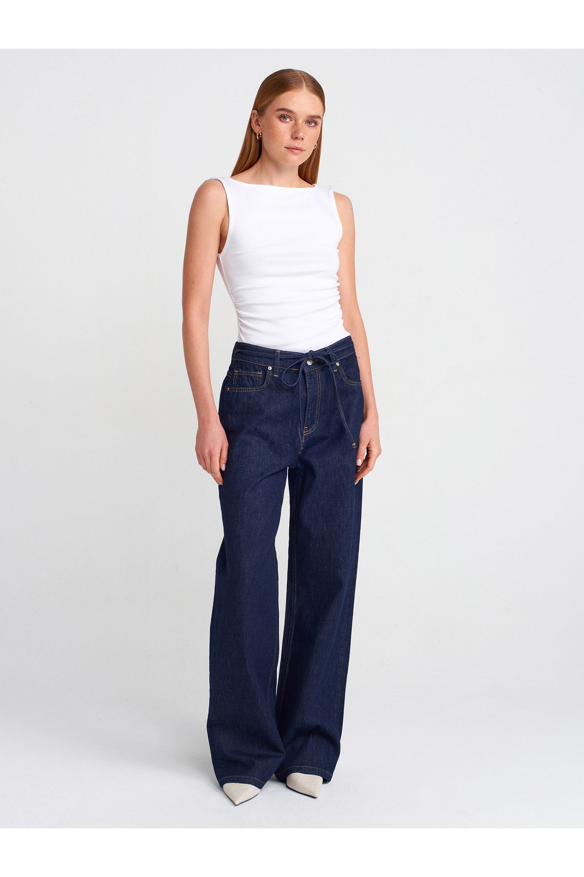 31589 Büzgülü Kayık Yaka Top-Beyaz