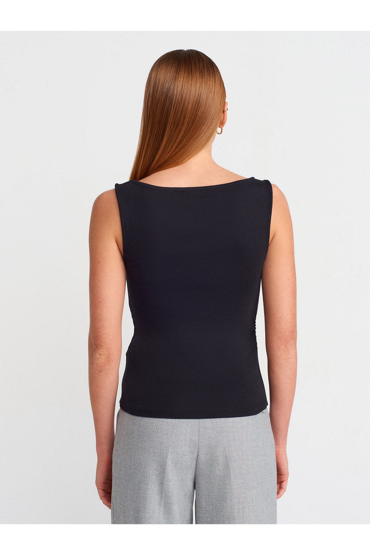31589 Büzgülü Kayık Yaka Top-Siyah