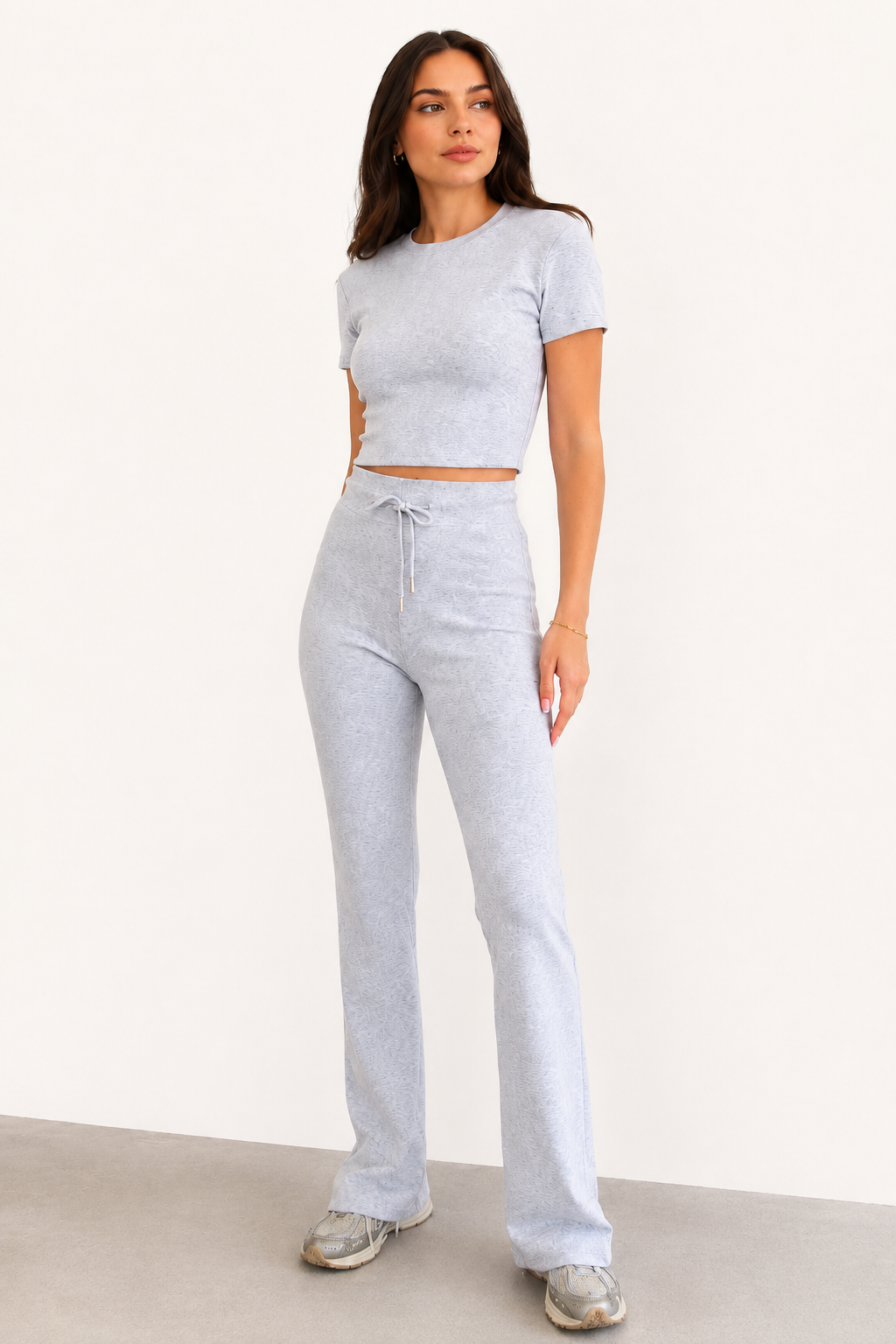 Vücuda Oturan Esnek Örme Crop Tshirt ve İspanyol Paça Tayt
