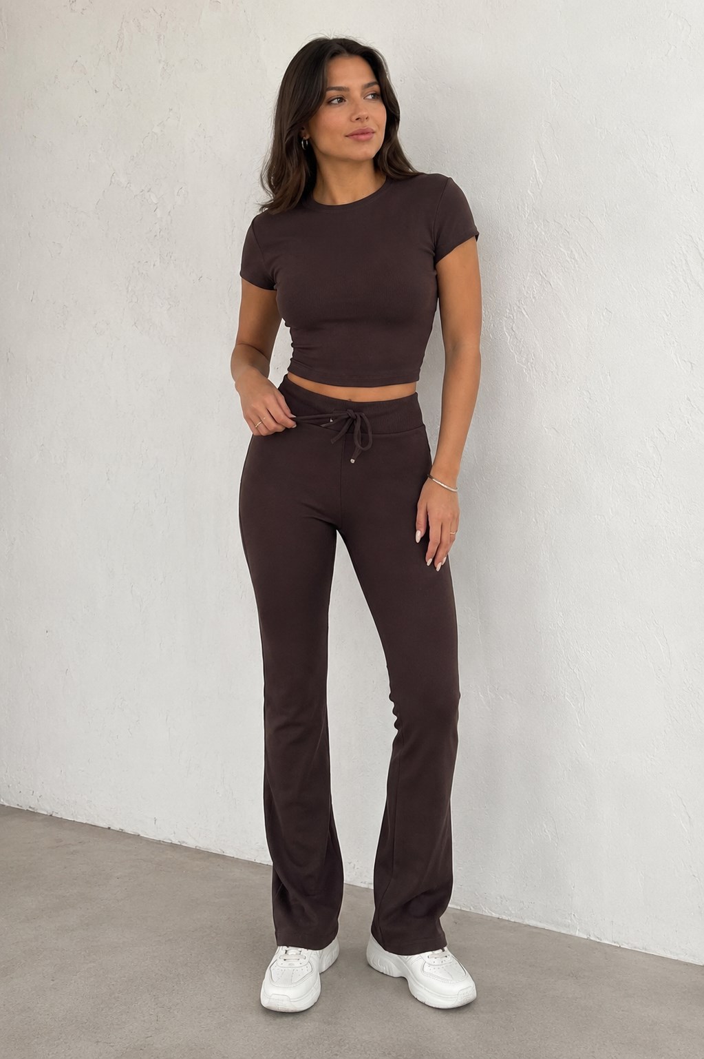Vücuda Oturan Esnek Örme Crop Tshirt ve İspanyol Paça Tayt  
