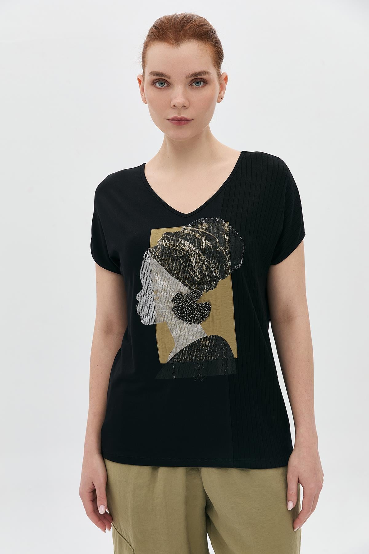 Arap Kızı Taş İşlemeli T-Shirt