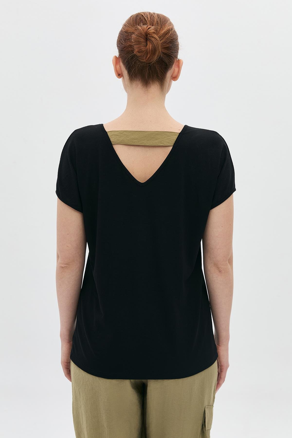 Arap Kızı Taş İşlemeli T-Shirt