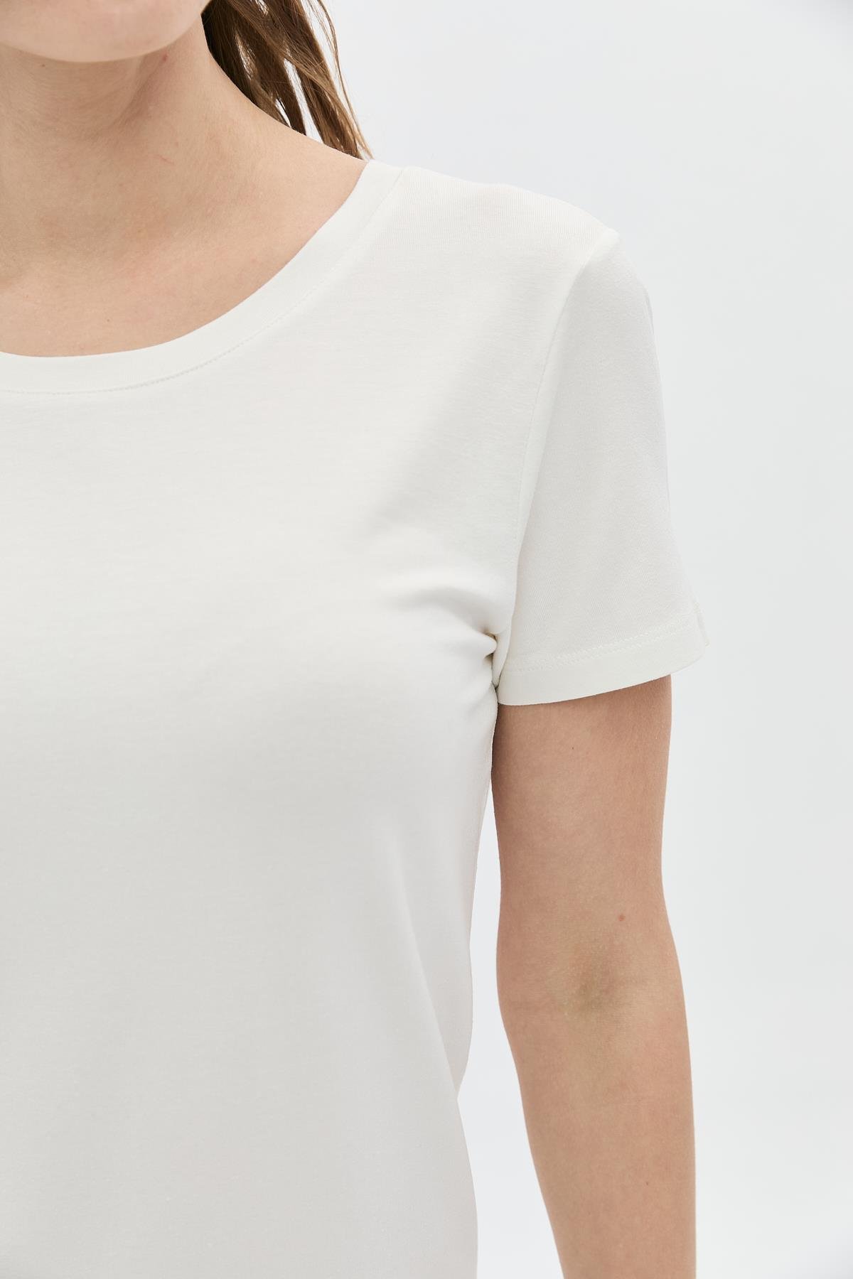 Basic Viskon Sıfır Yaka T-Shirt
