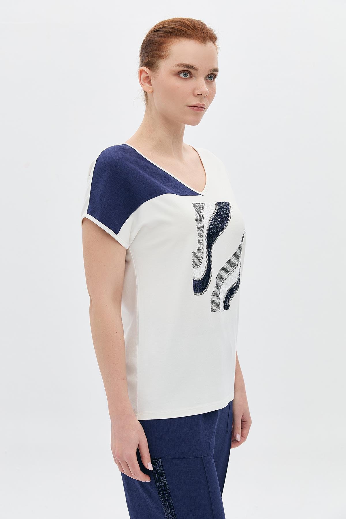 Bsn Taşlı V Yaka T-Shirt