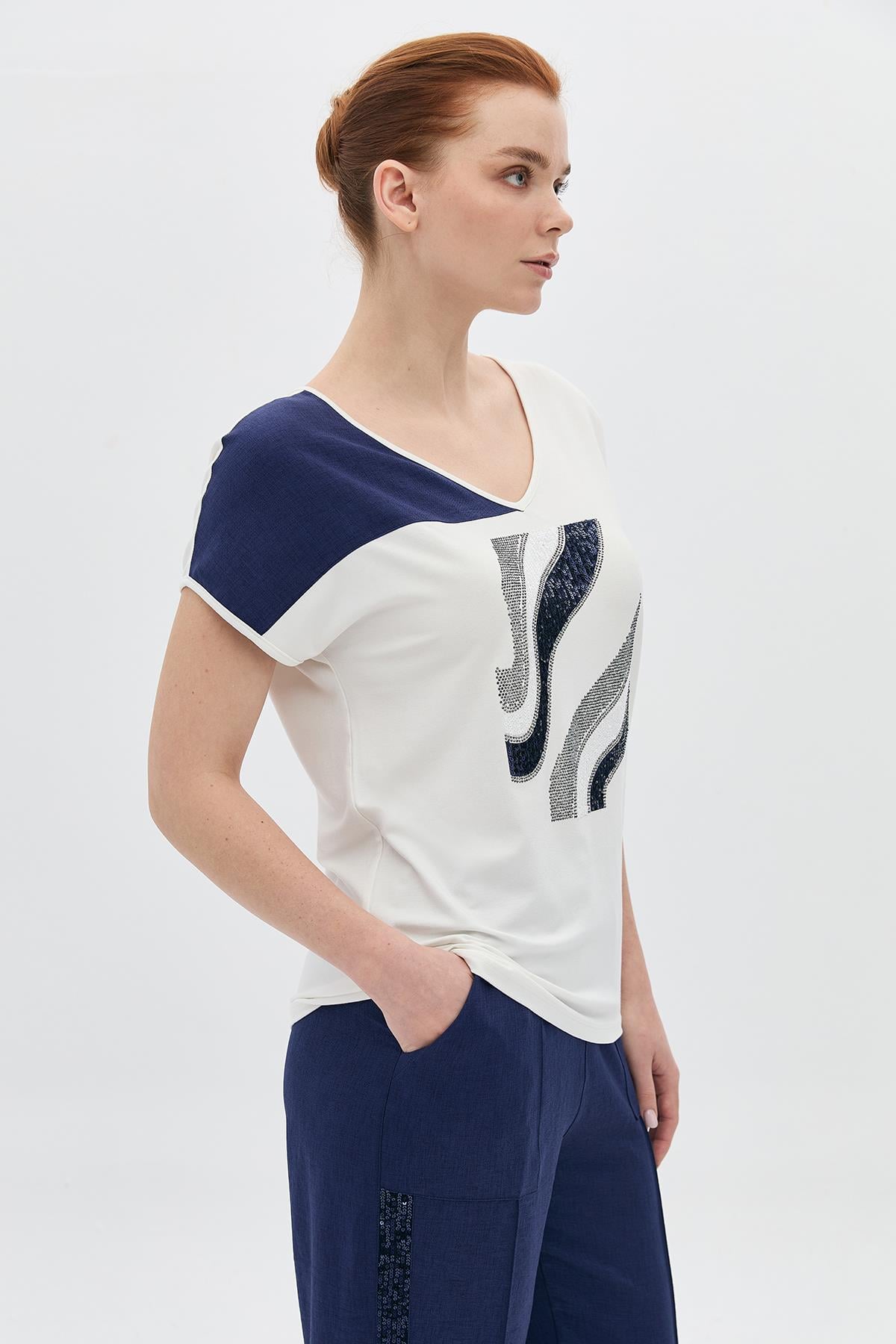 Bsn Taşlı V Yaka T-Shirt