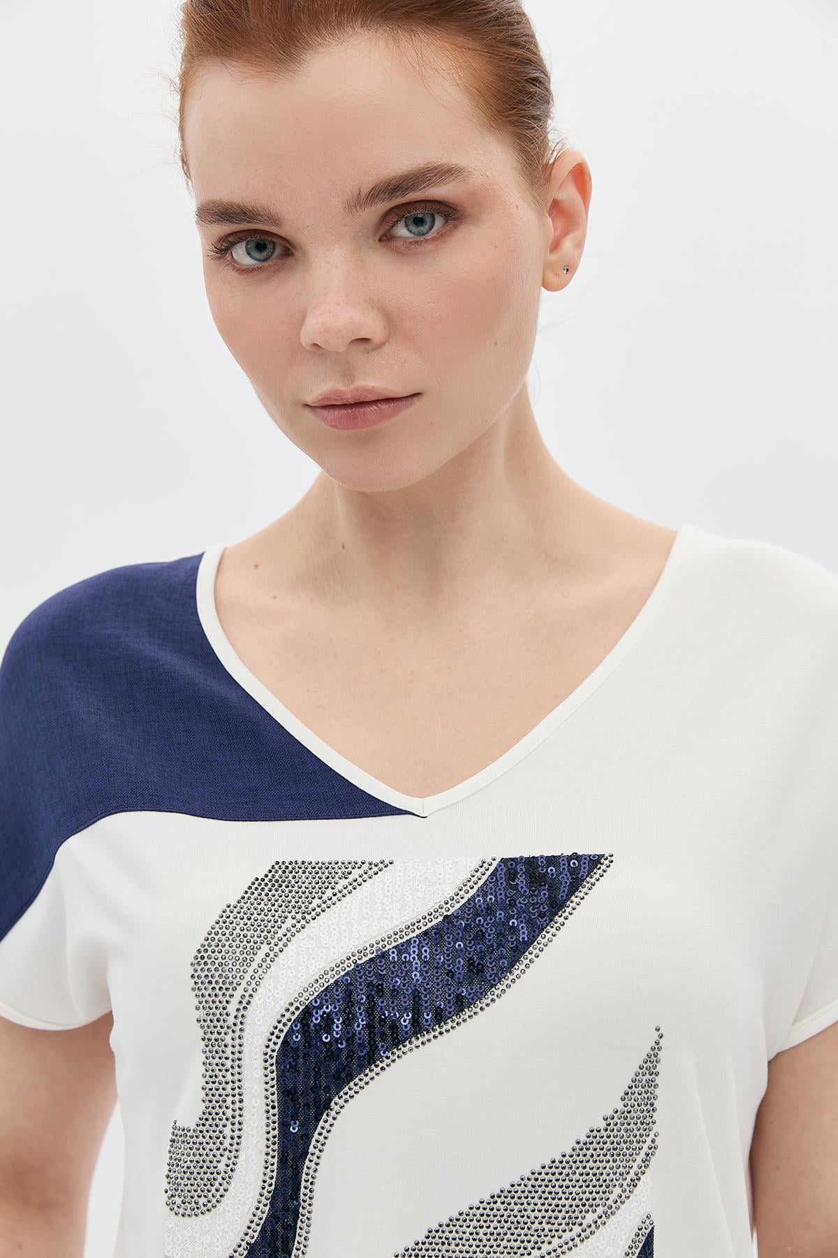Bsn Taşlı V Yaka T-Shirt