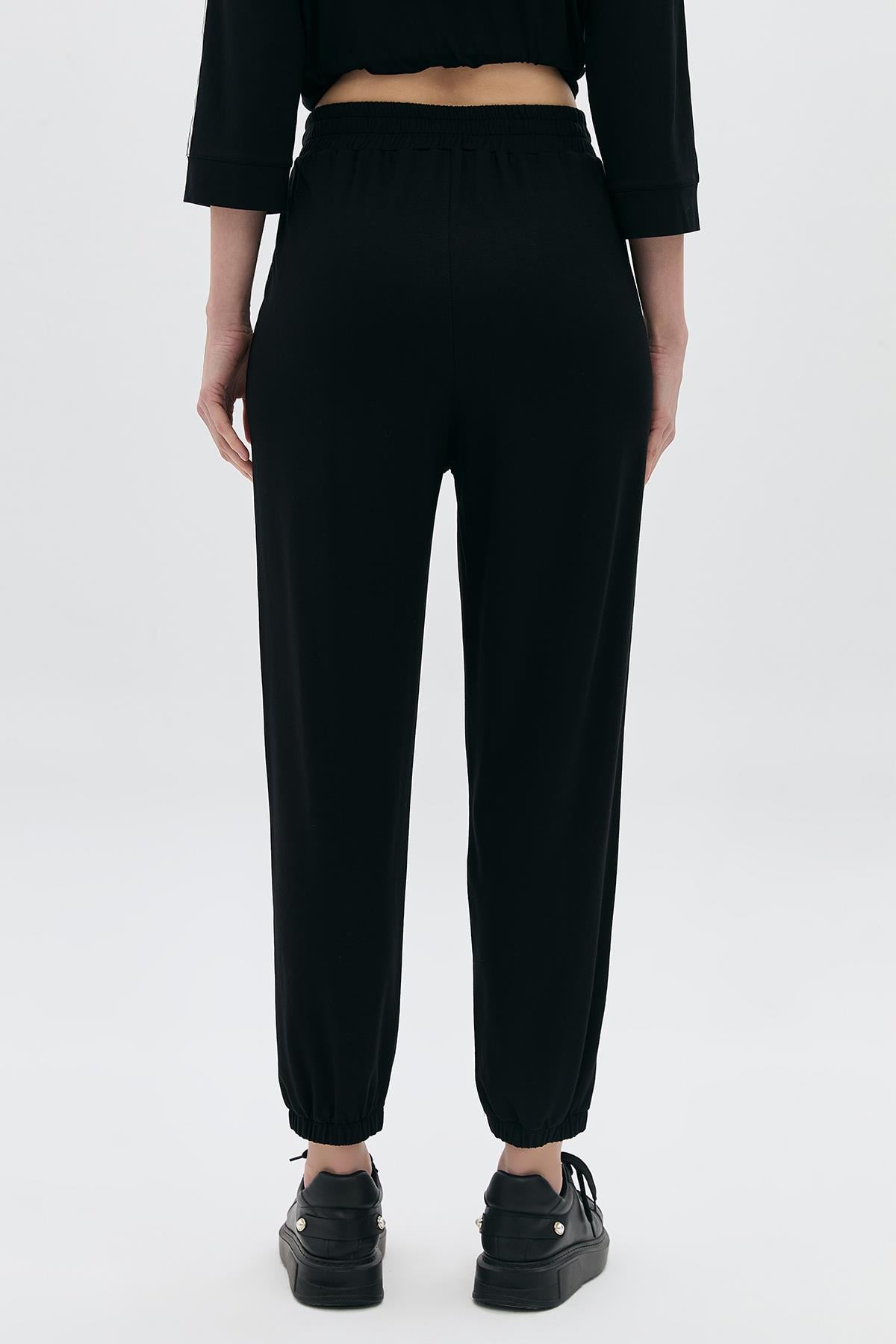 Nervür Detaylı Basic Pantolon