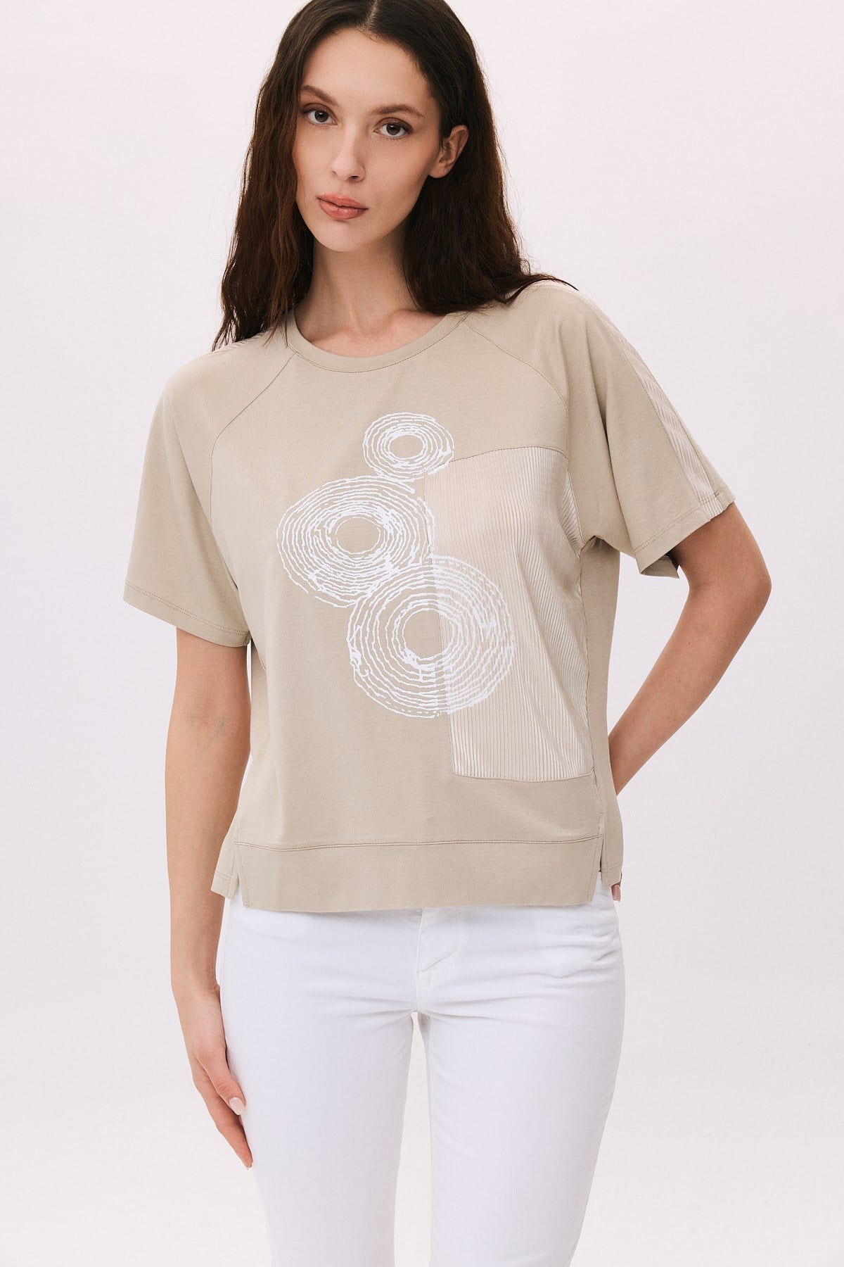 O Yaaka Baskılı Piliseli Kumaş Garnili T-Shirt