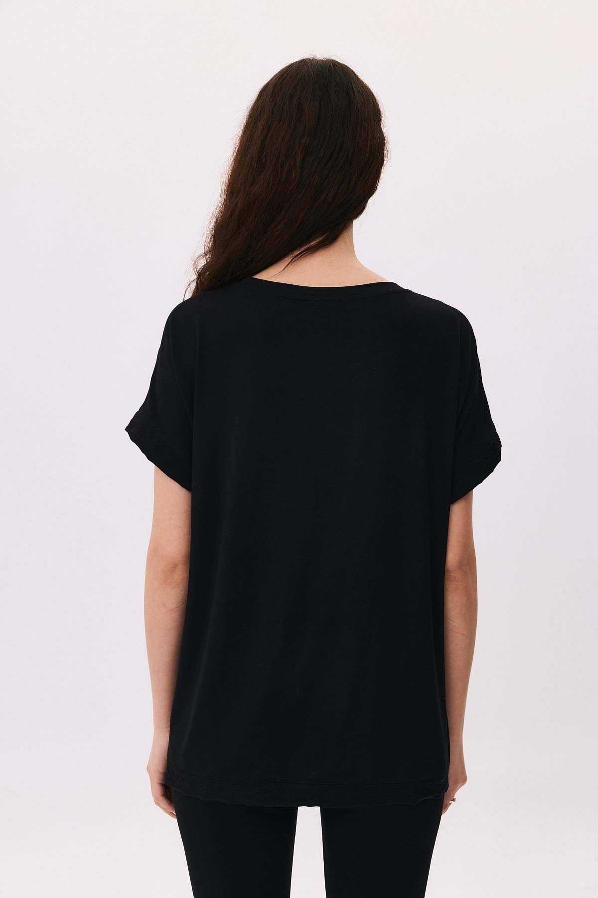 O Yaka Baskılı File Detaylı T-Shirt