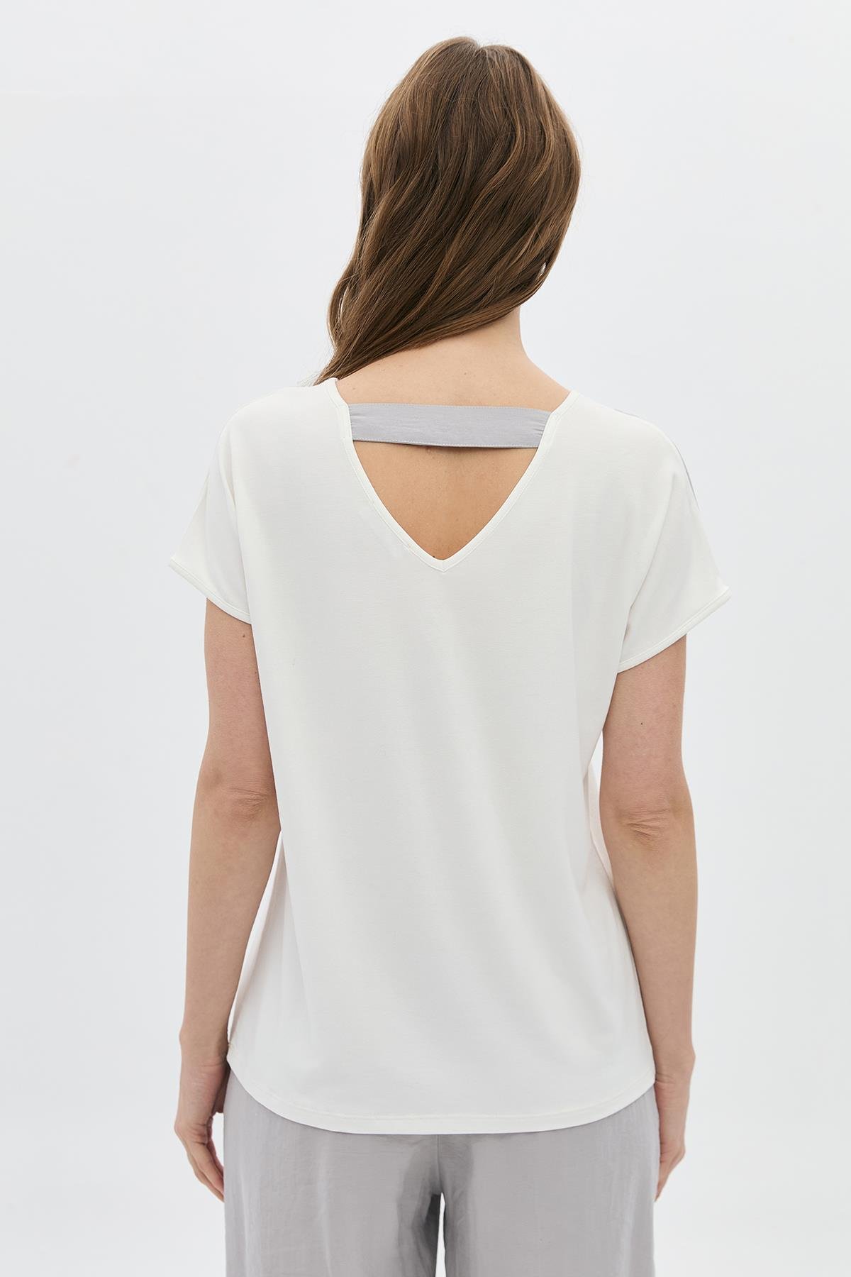 Peçli Baskılı Taş İşlemeli T-Shirt