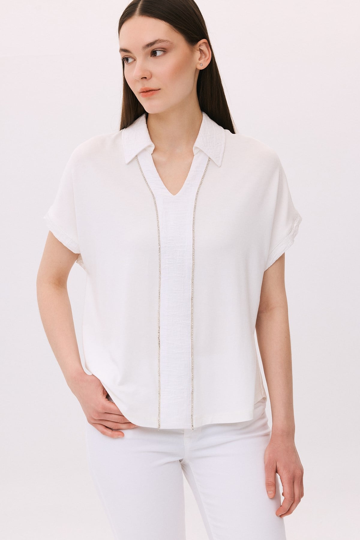 Polo Yaka Parlak Kupra Garnili Şerit Taş Detaylı T-Shirt