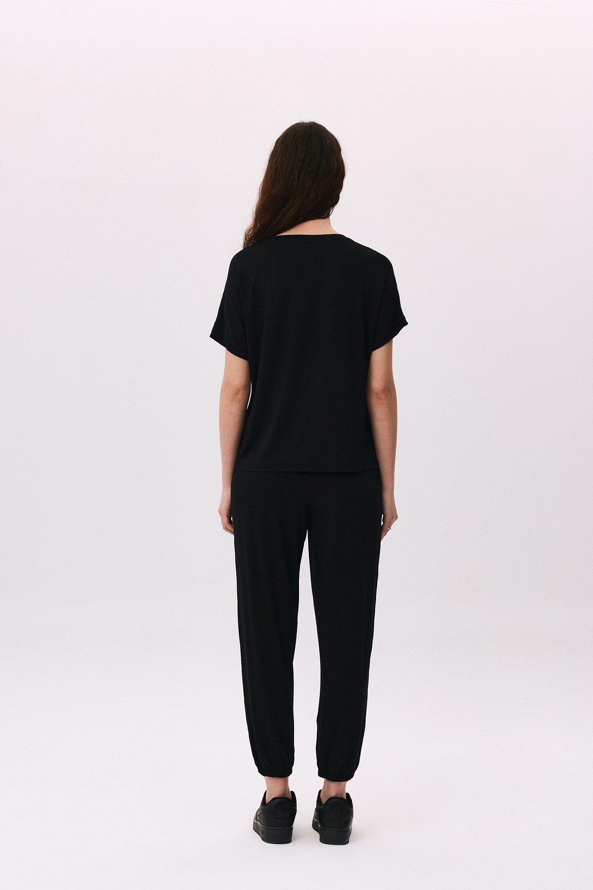 V Yaka Leopar Taş Detaylı T-Shirt