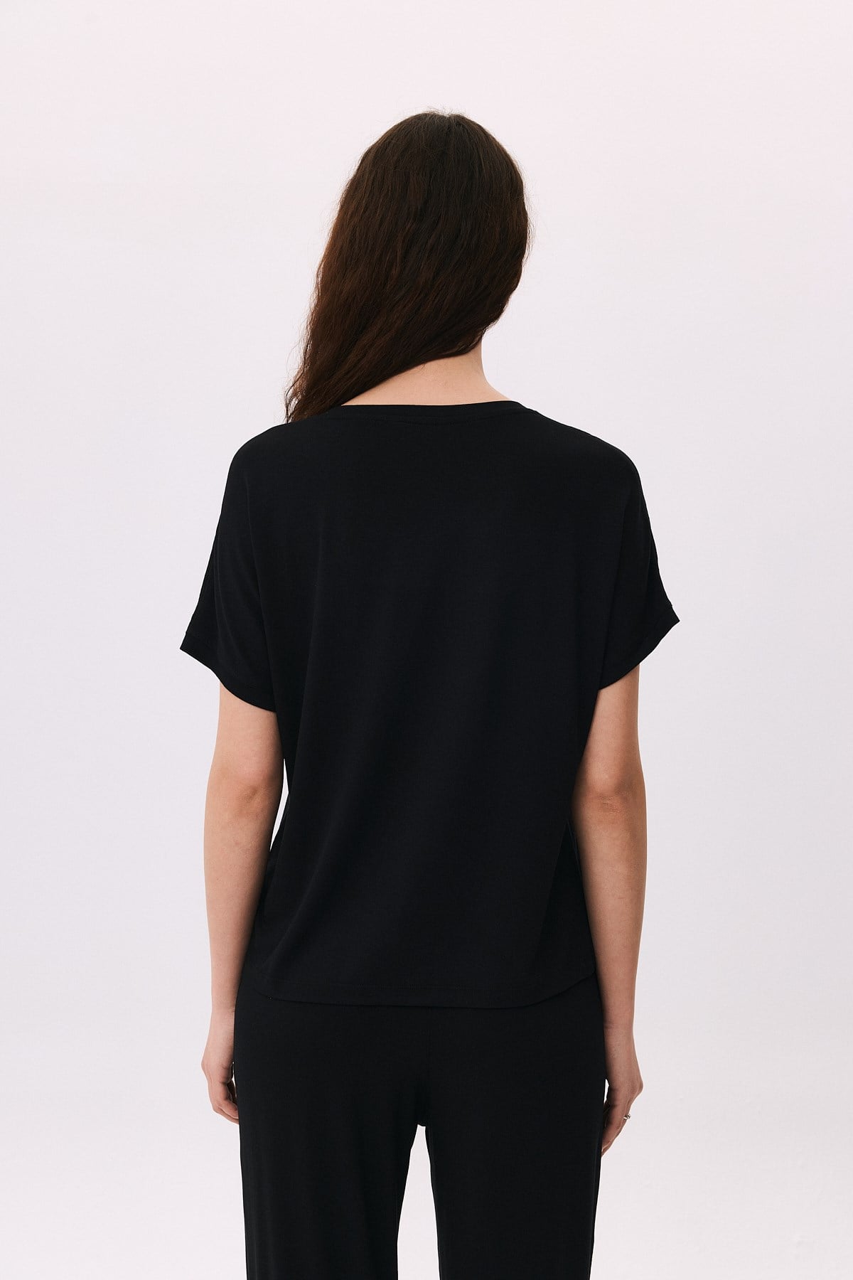 V Yaka Leopar Taş Detaylı T-Shirt