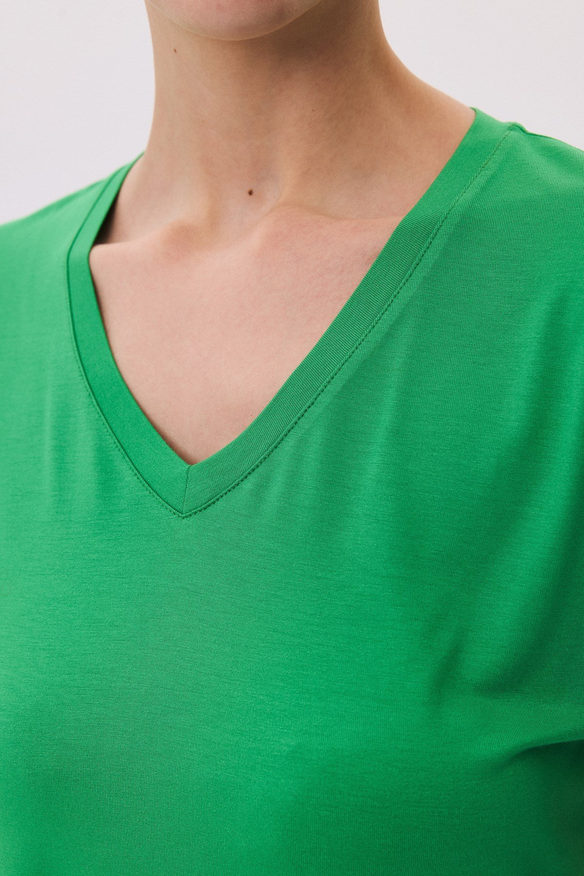 Viskon V Yaka Basic T-Shirt