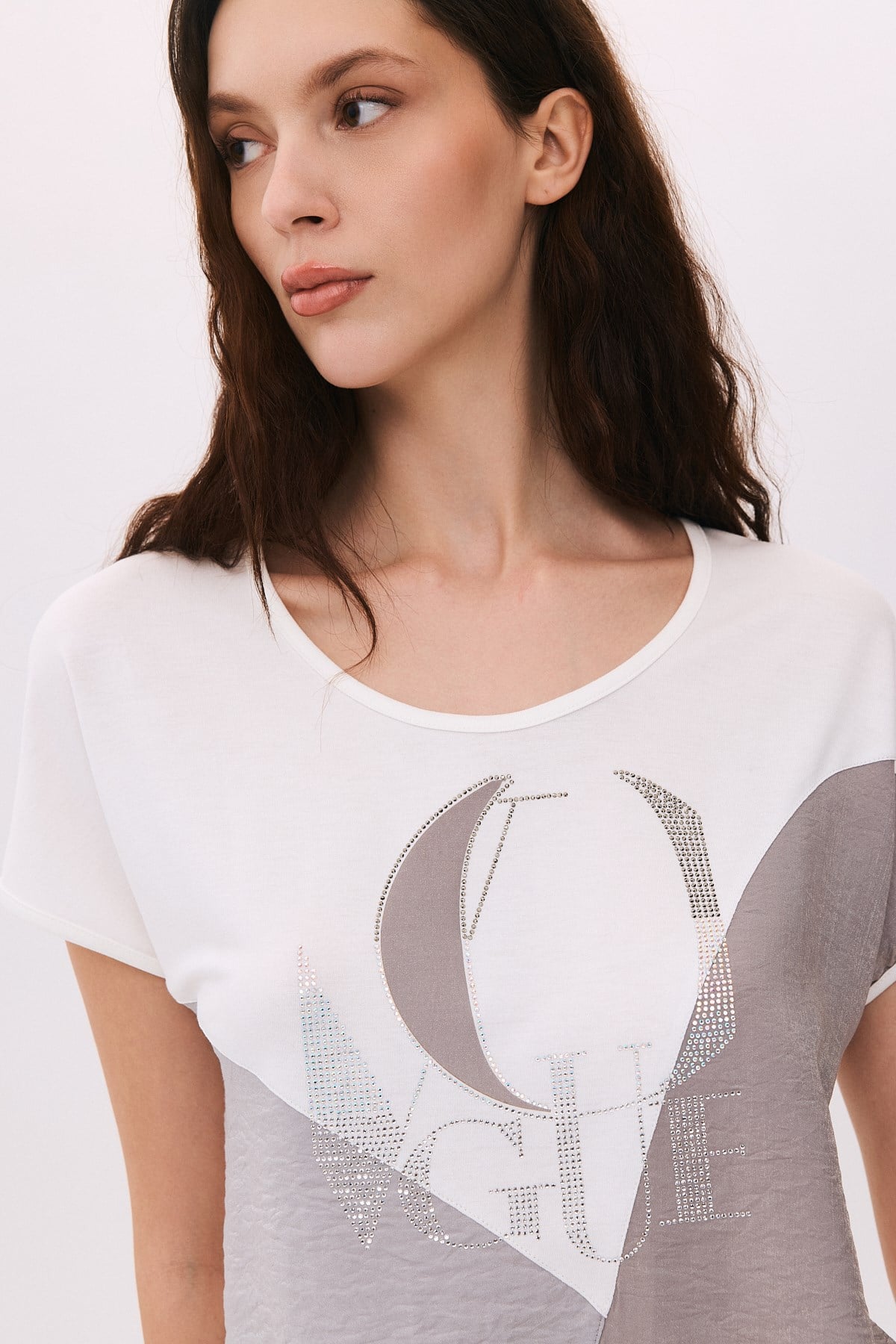 Vogue Taşlı ve Bsn'li T-Shirt