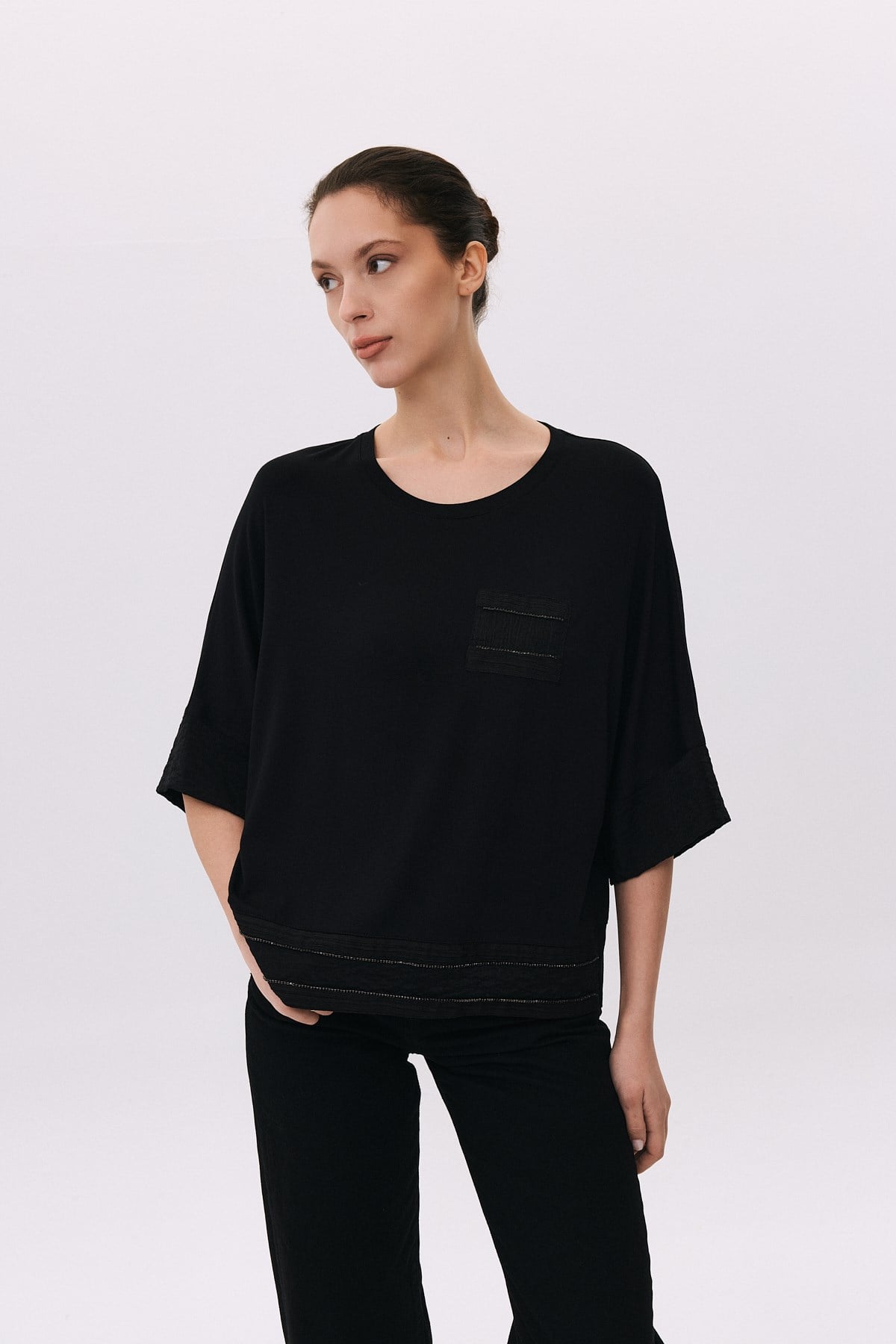 Yarasa Kol Şerit Boncuk Detaylı T-Shirt