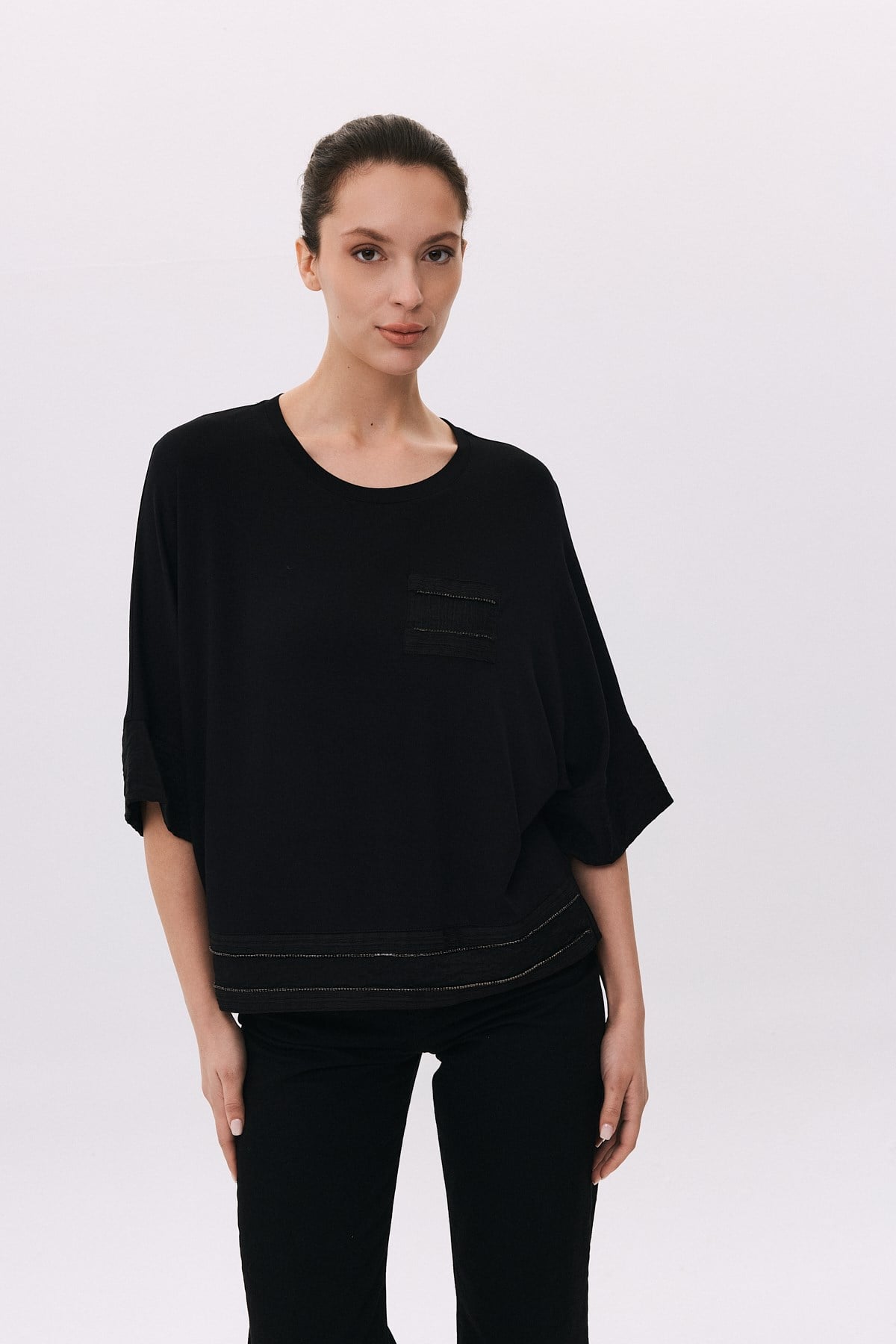 Yarasa Kol Şerit Boncuk Detaylı T-Shirt