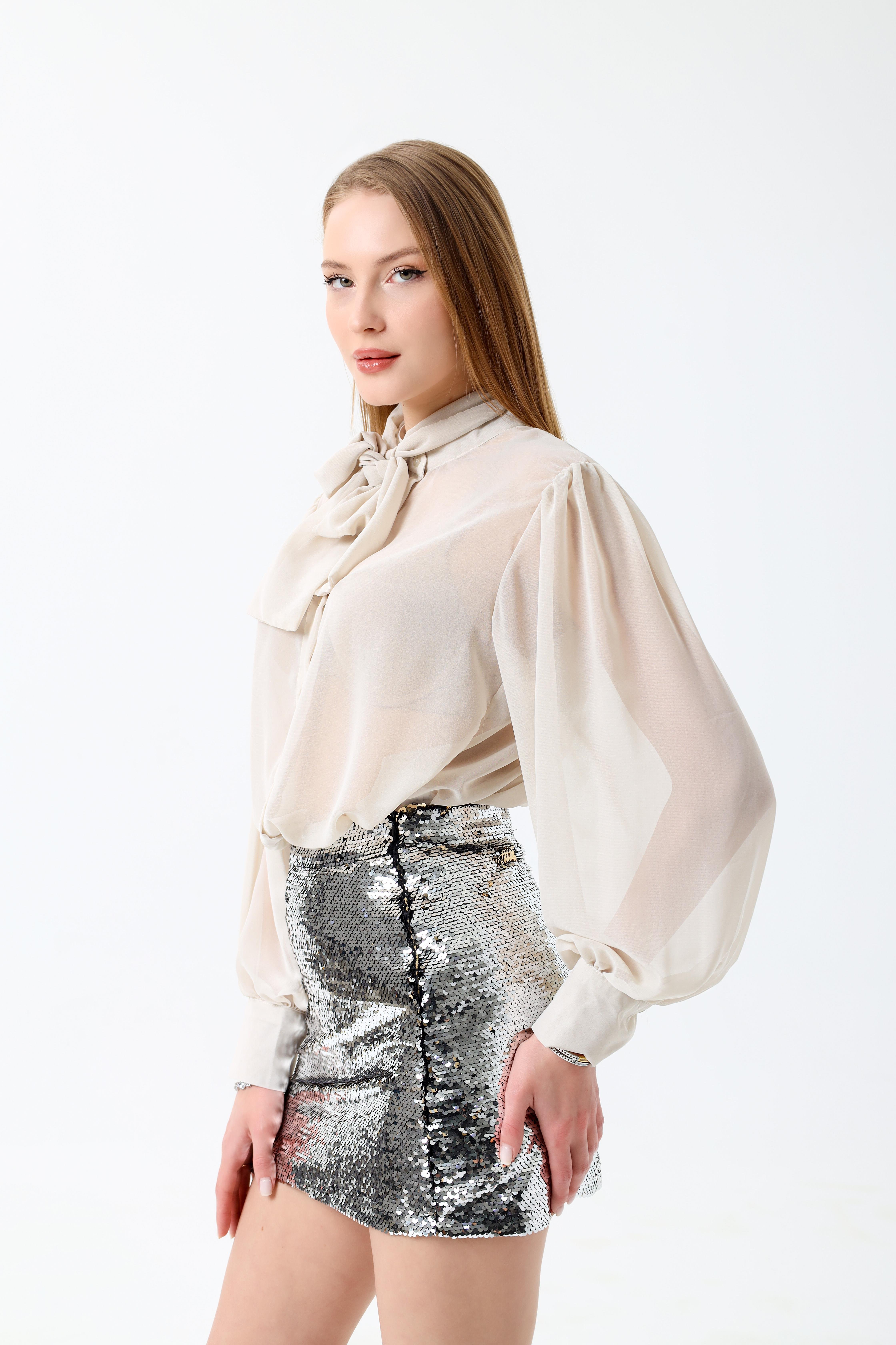Yakası Bağlama Detaylı Şifon Gömlek
