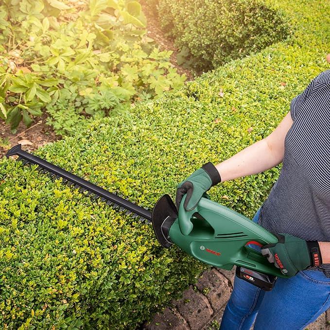 Elektrikli Çit DüzelticilerOUTLET Bosch EasyHedgeCut 18-45 akülü çit makası (aküsüz, 18 Volt sistem, bıçak uzunluğu 45 cm, kartonda)