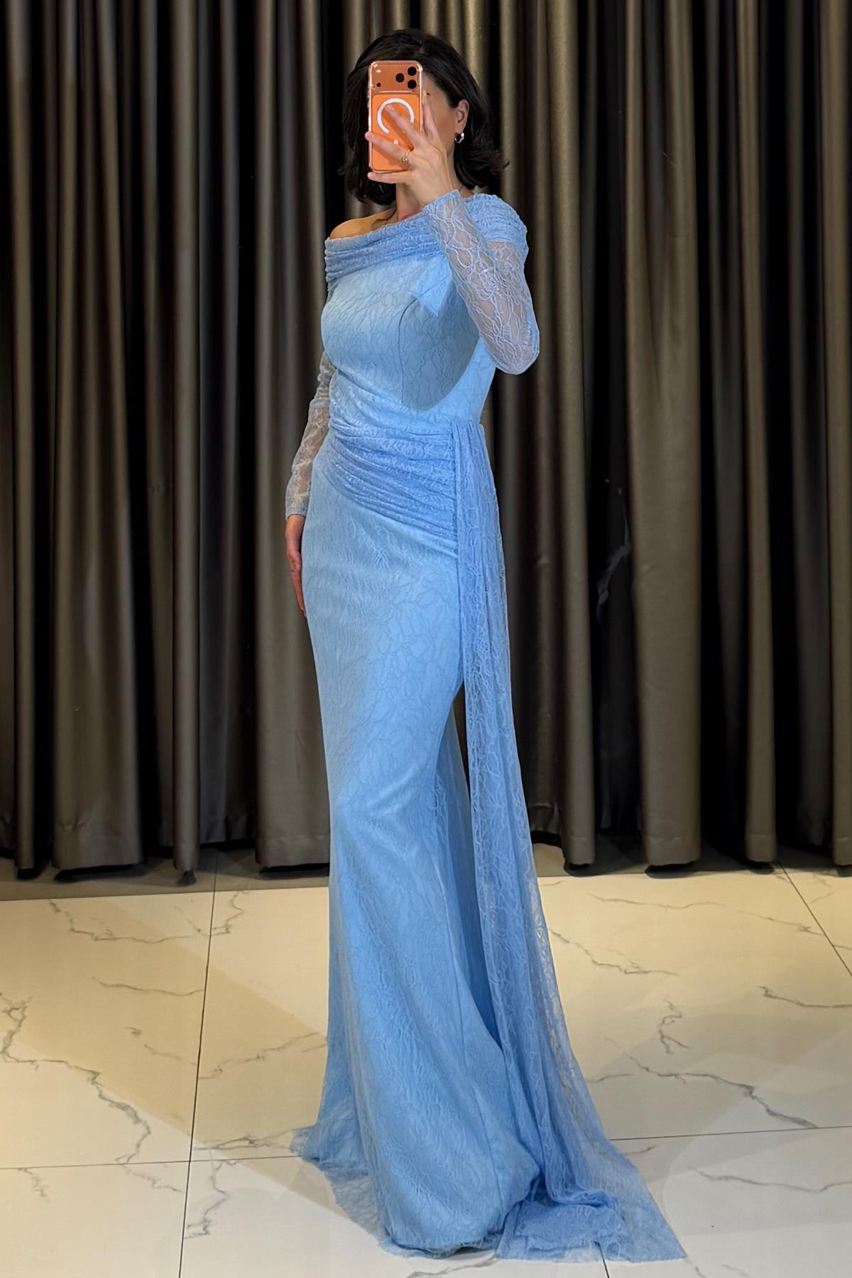 Kayık Yaka Belden Oturtmalı Dantelli Balık Model Abiye Bebe Mavi