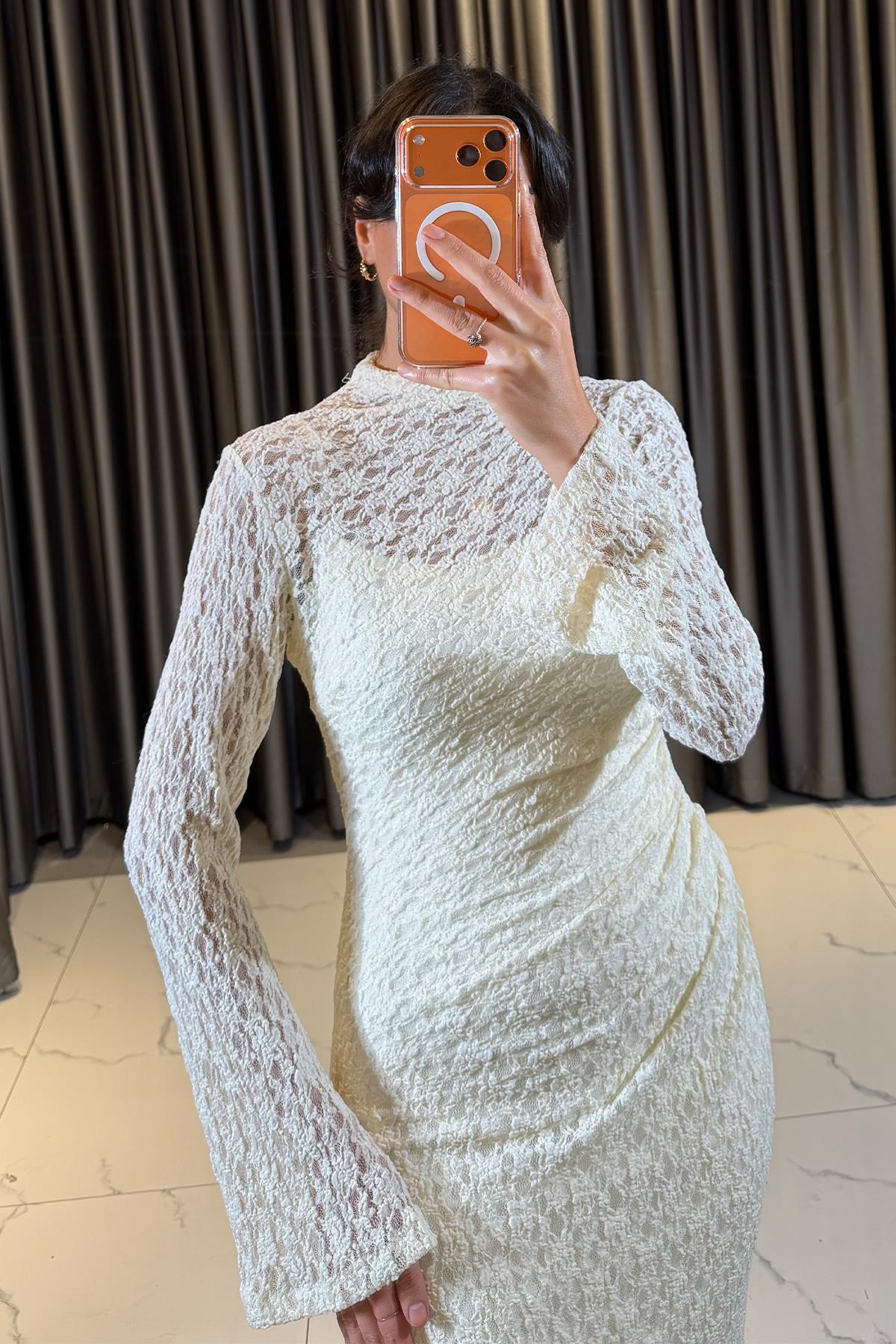 Transparan Detaylı Dantelli Balık Model Abiye Krem