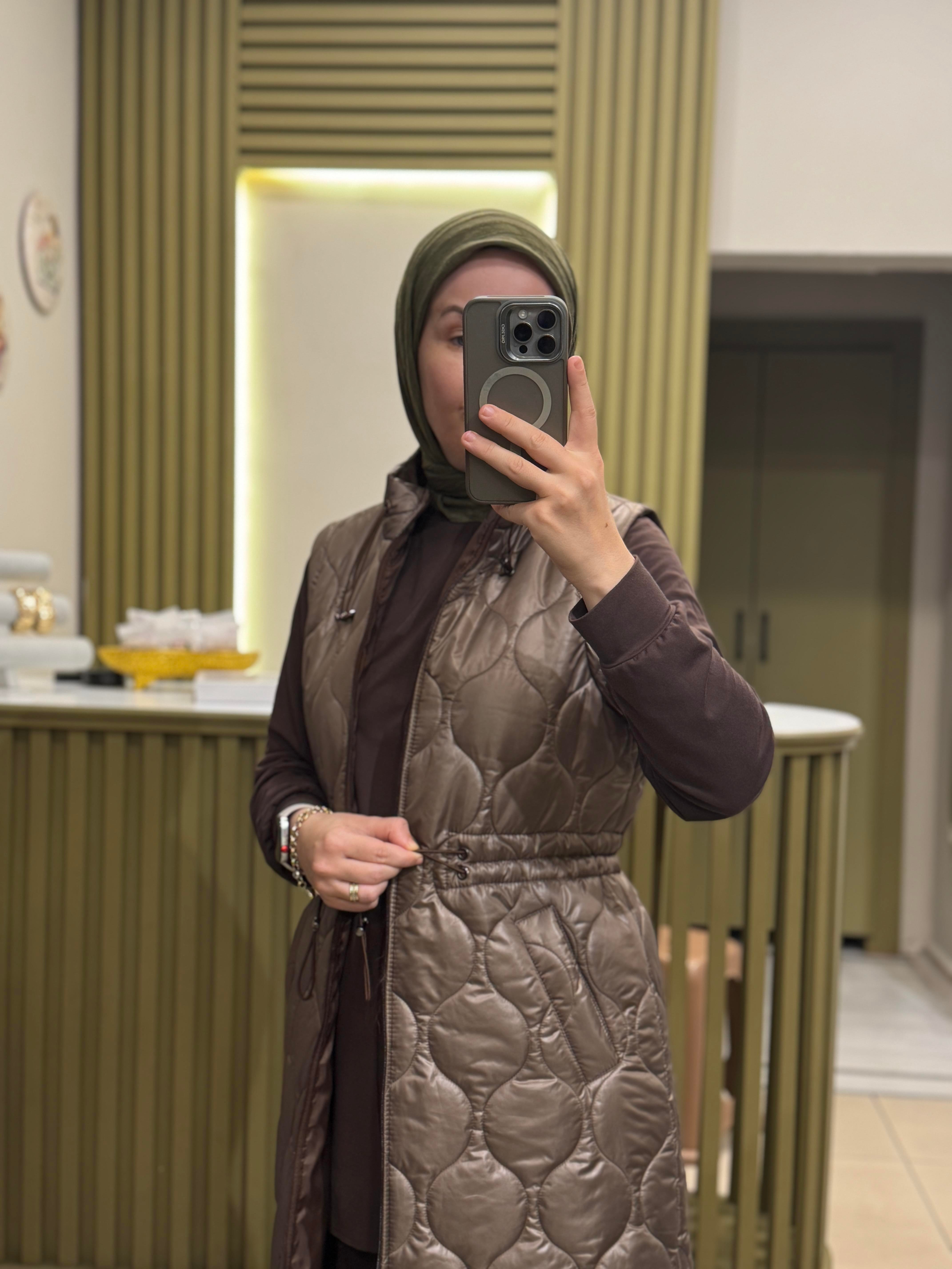 Belden büzgülü kapitone yelek- kahve
